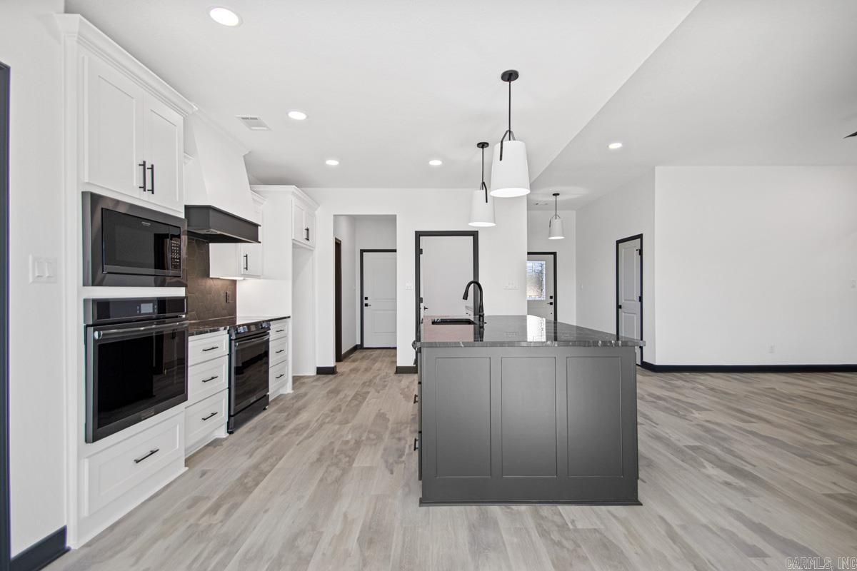 WINCHESTER ESTATES - Residential