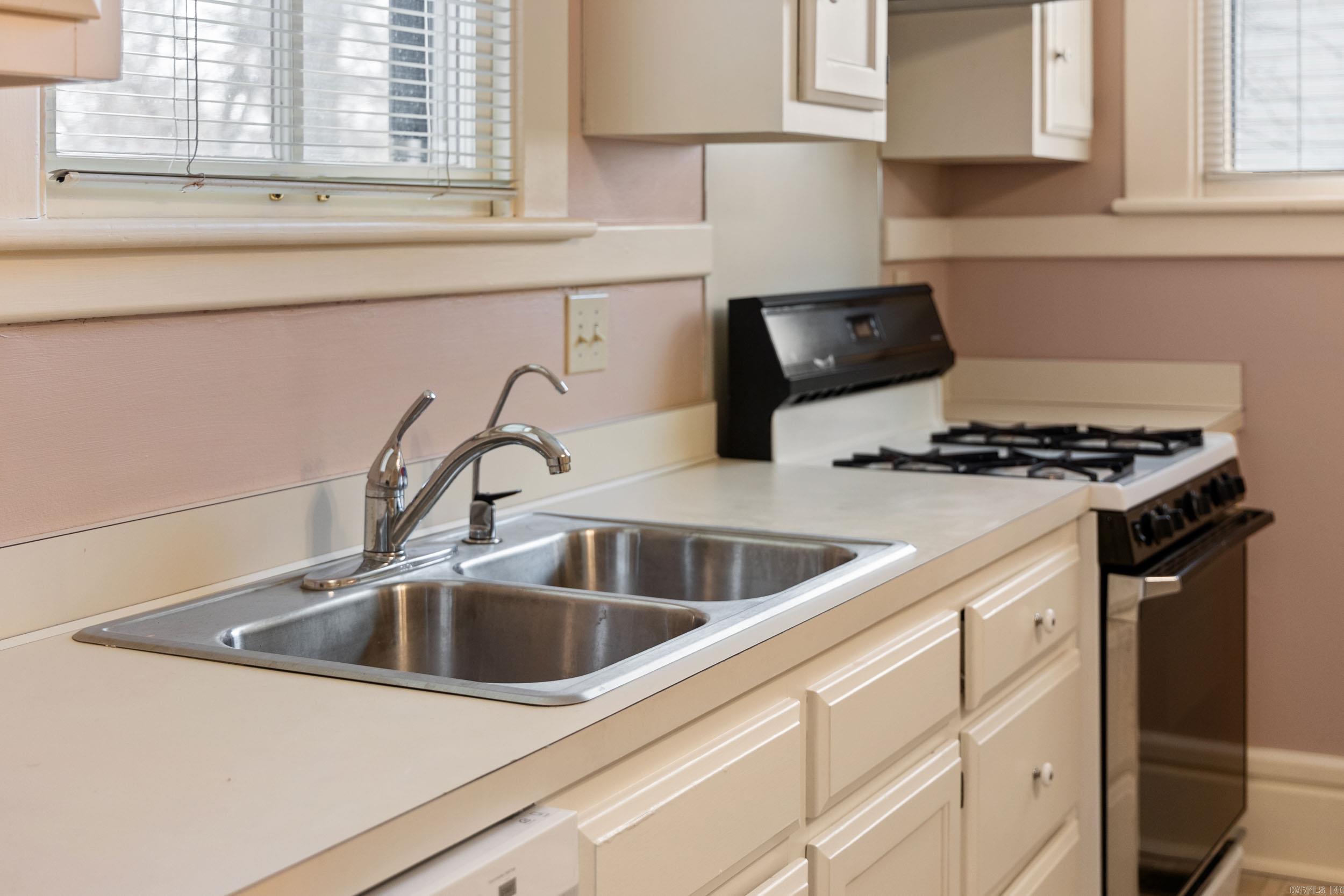 Weldon E Wrights - Residential