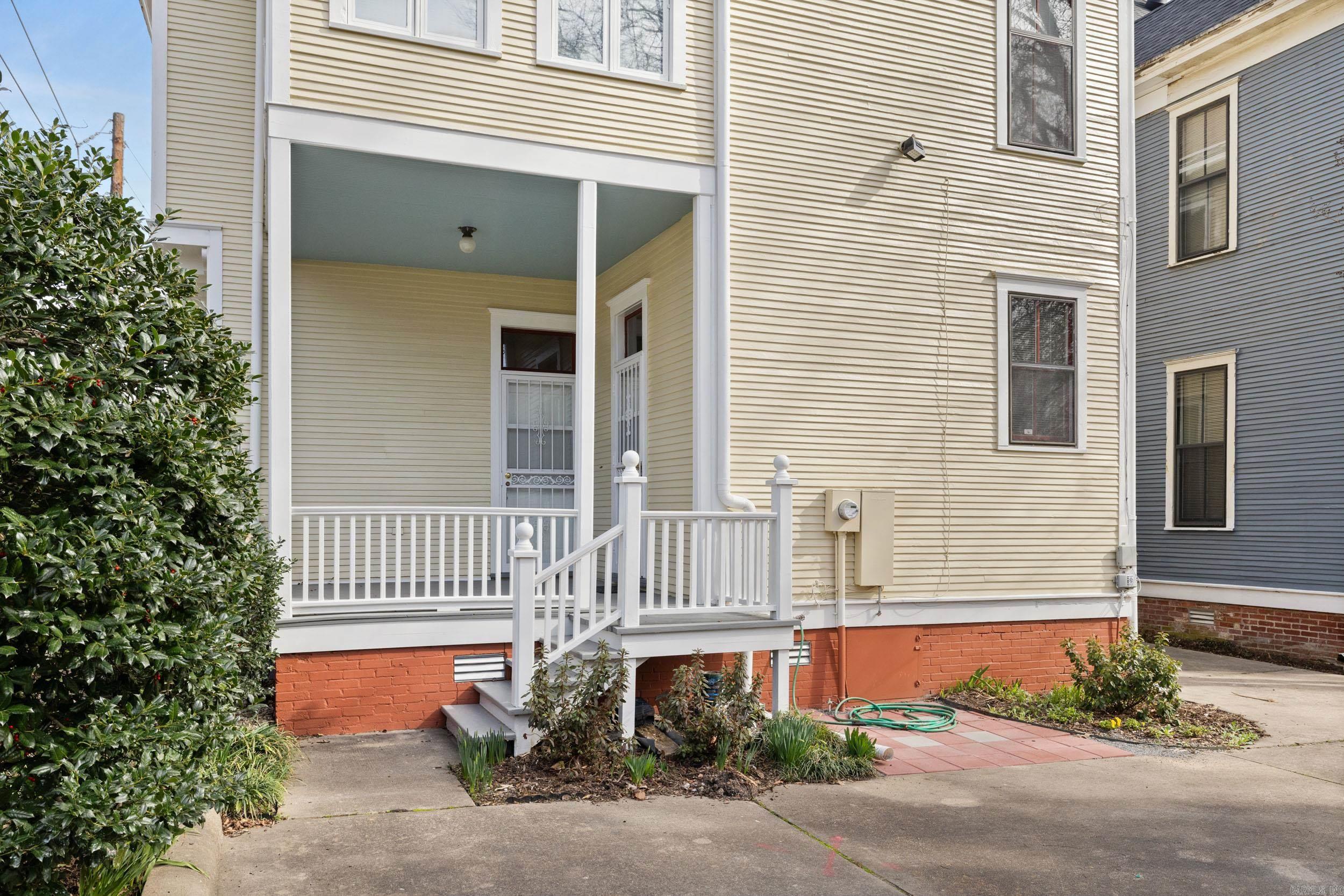 Weldon E Wrights - Residential