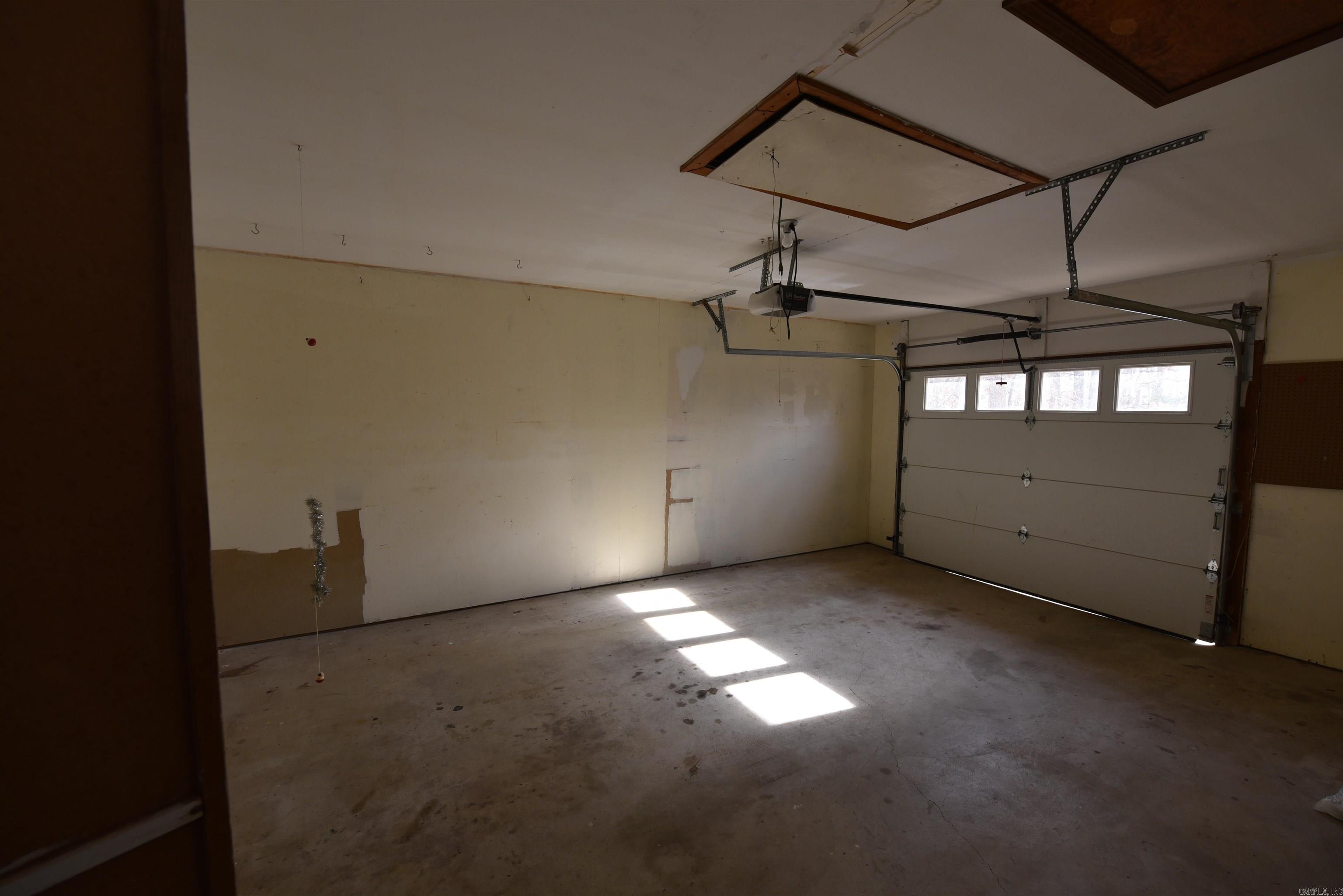 HAMILTON HILLS - Residential