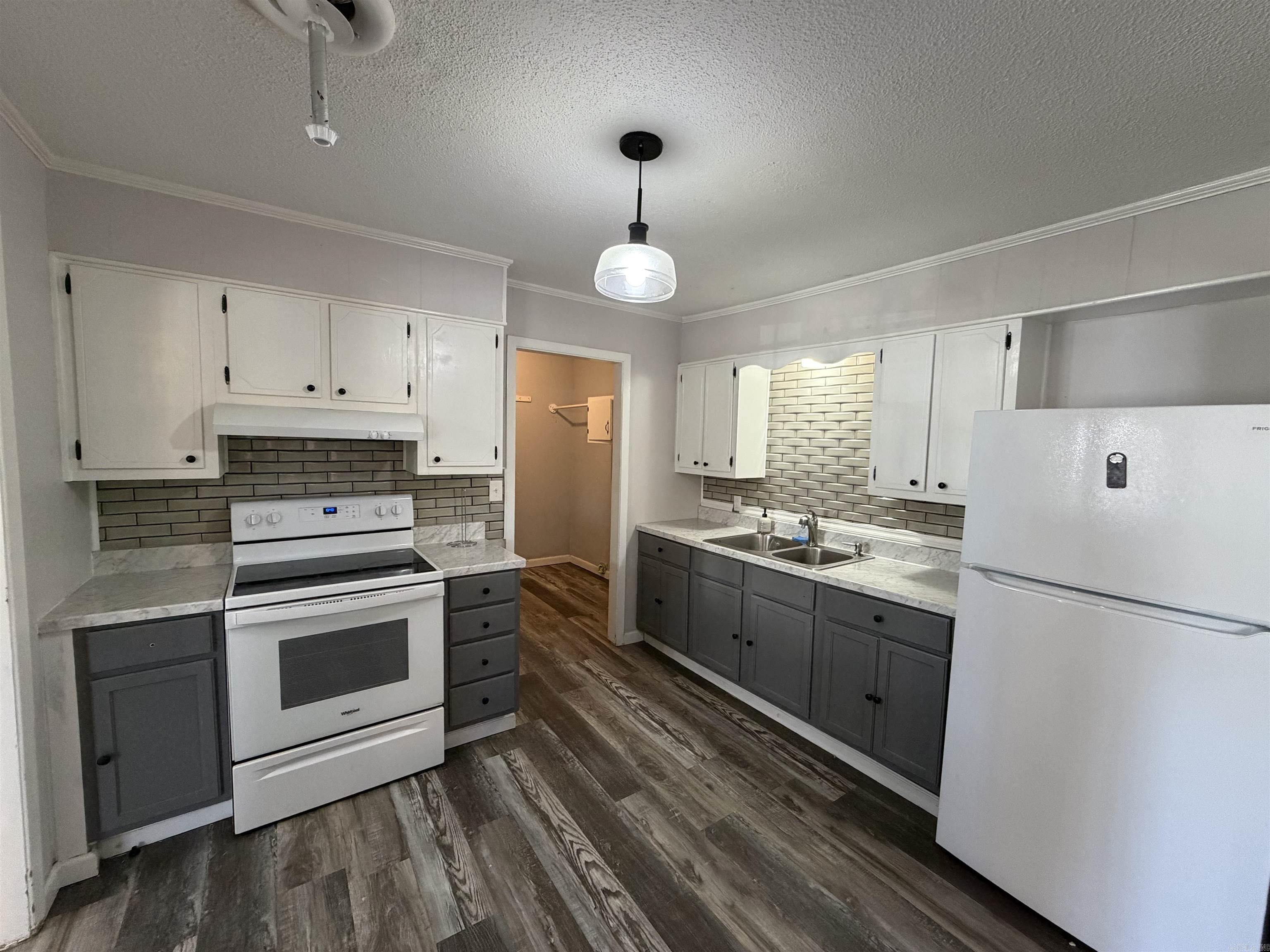 BALDWIN & COLLIER - Residential