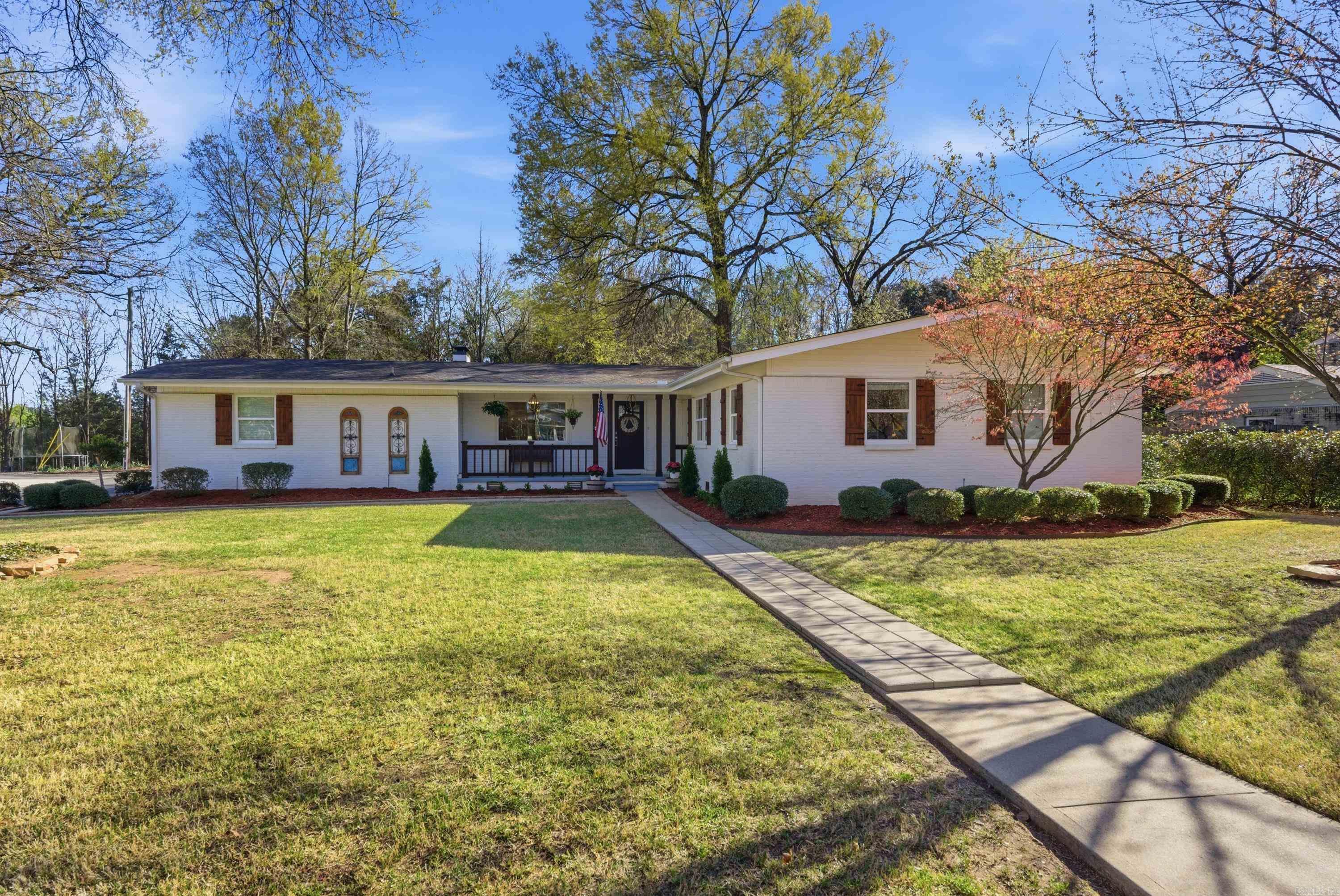 BROOKHAVEN - Residential