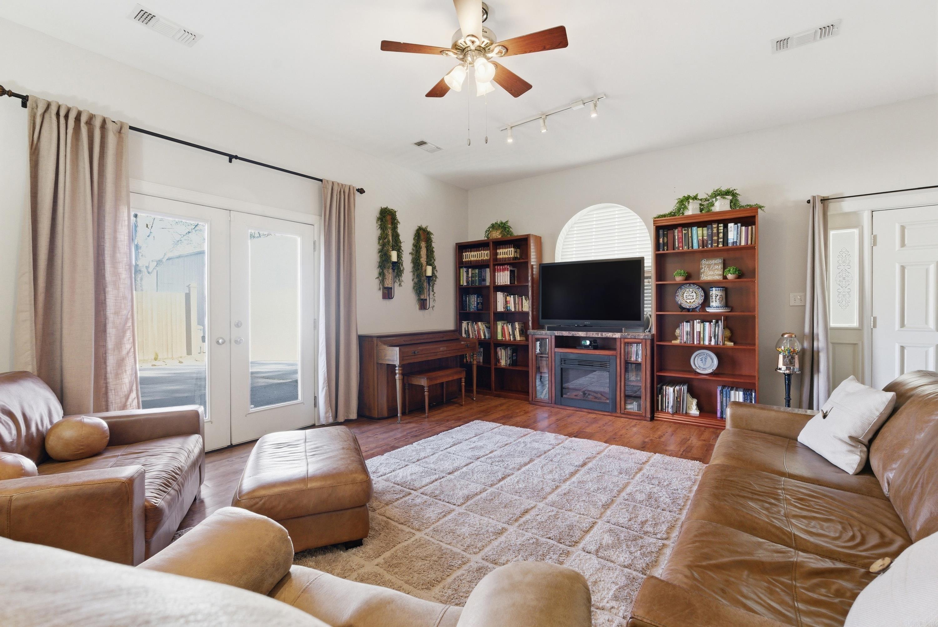 BROOKHAVEN - Residential