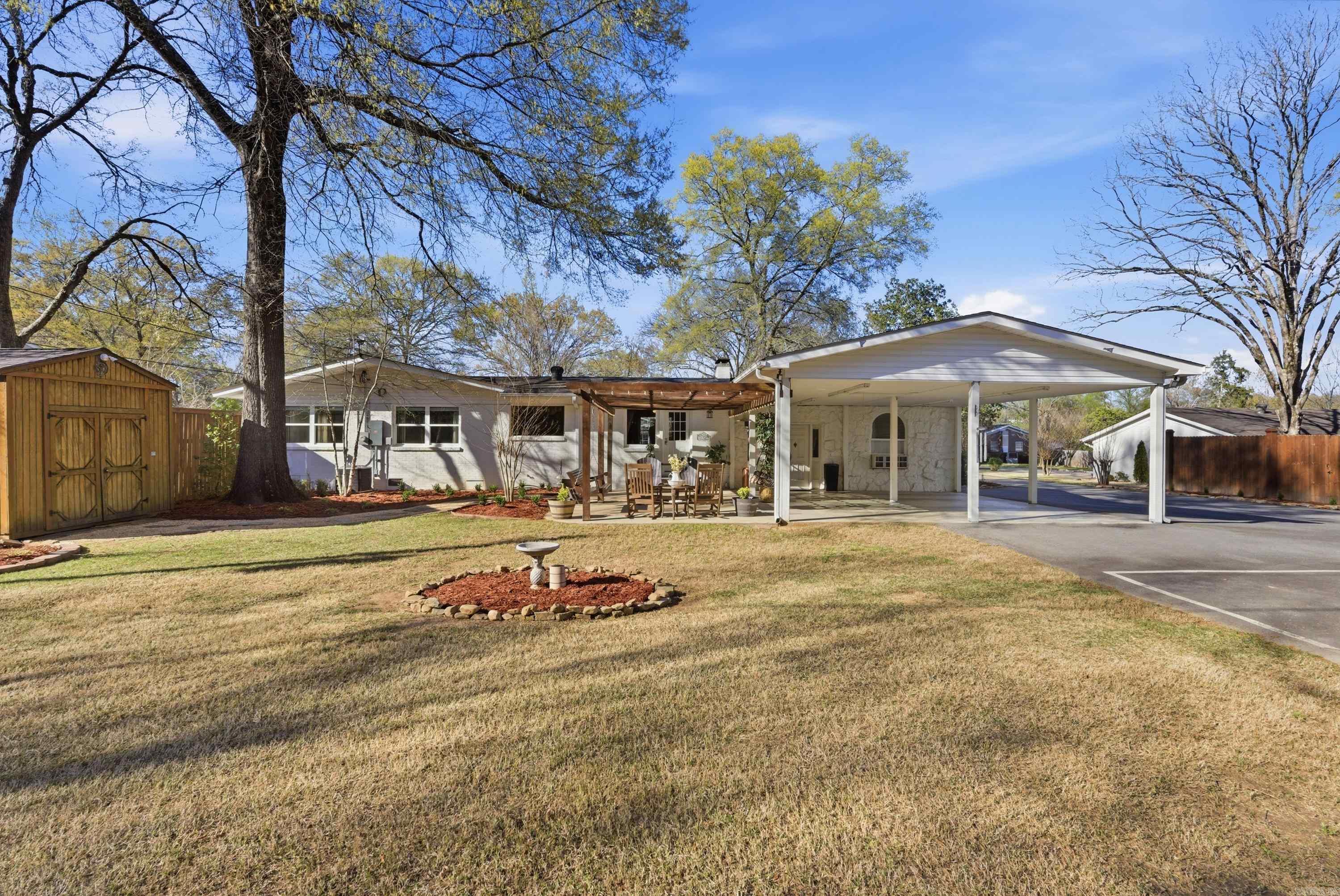 BROOKHAVEN - Residential