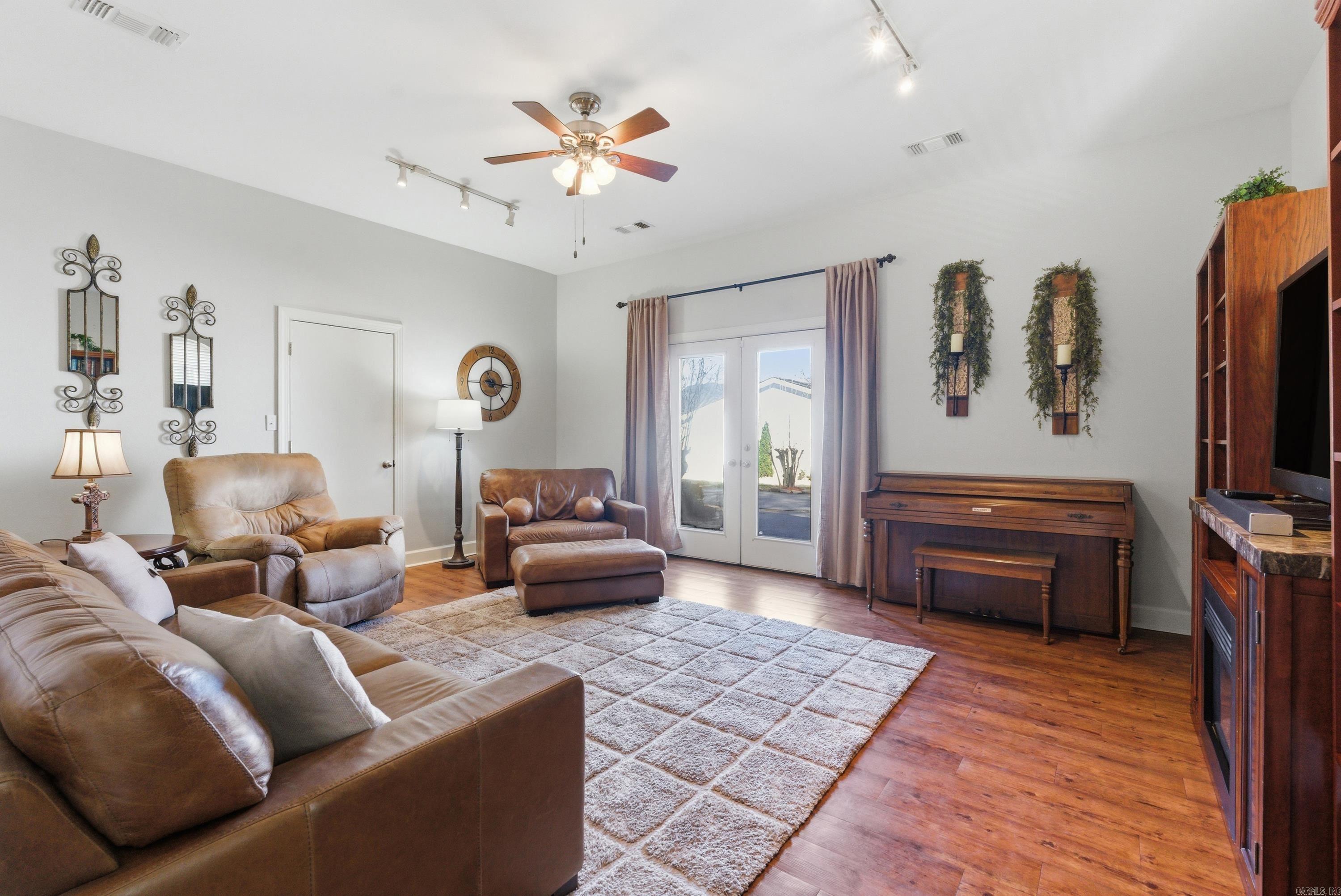 BROOKHAVEN - Residential