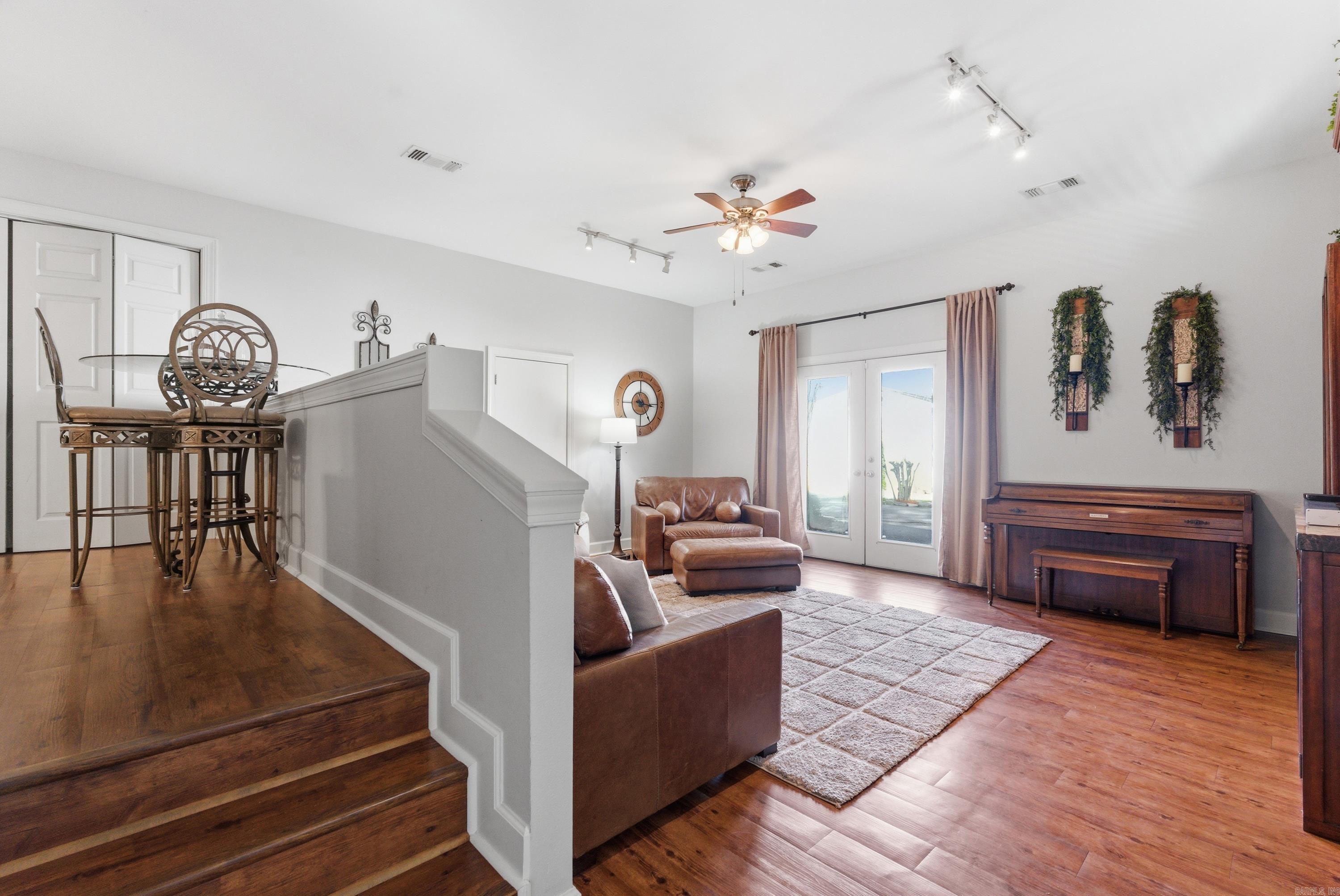 BROOKHAVEN - Residential