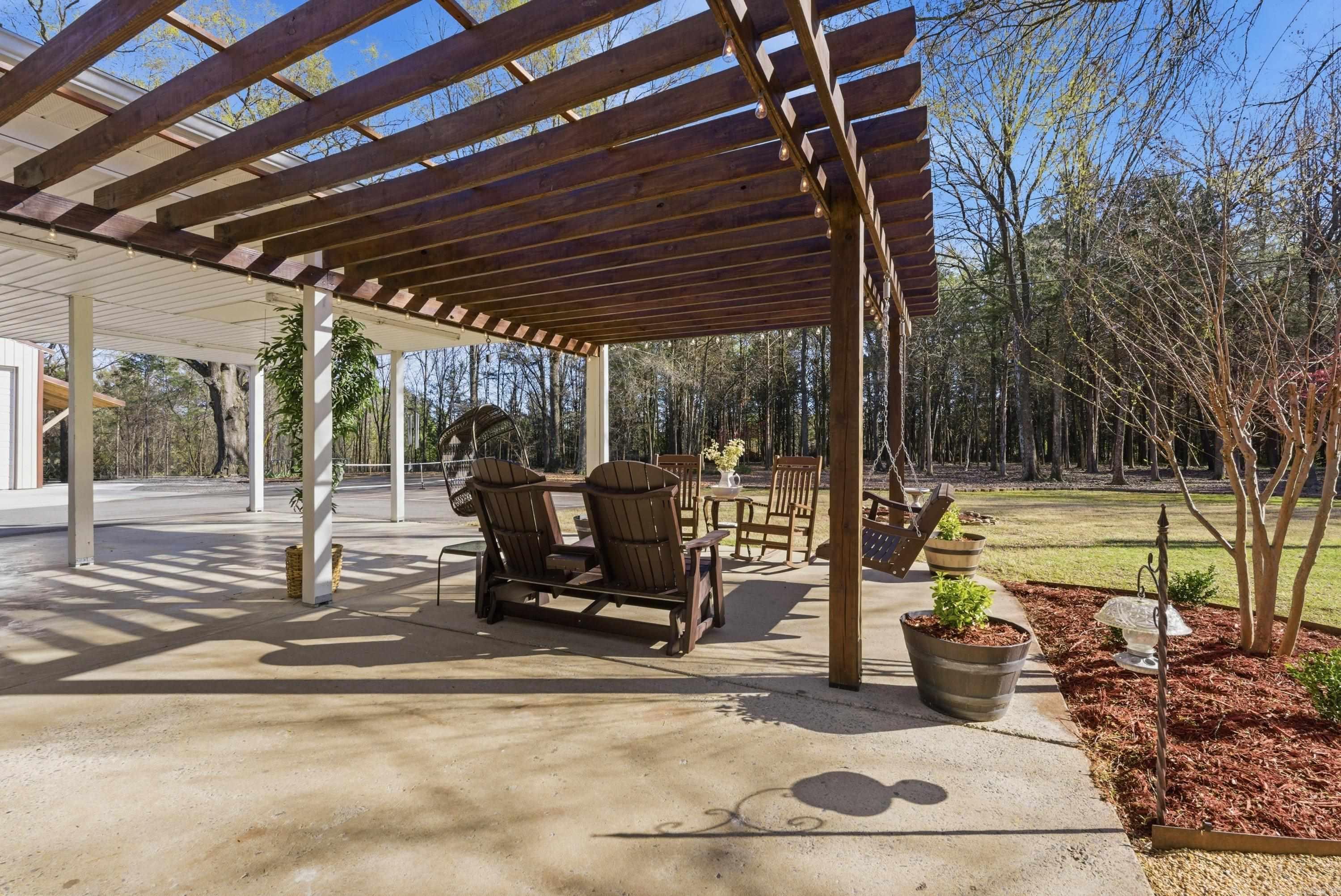 BROOKHAVEN - Residential