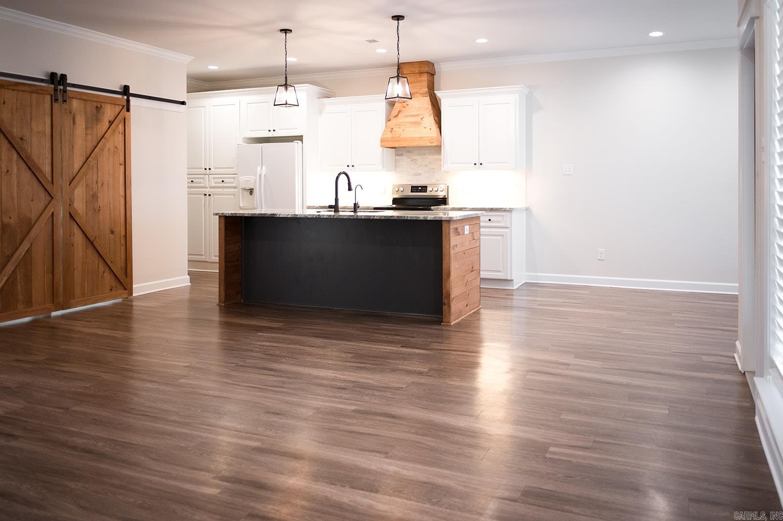 HIDDEN VALLEY ESTATES - Residential