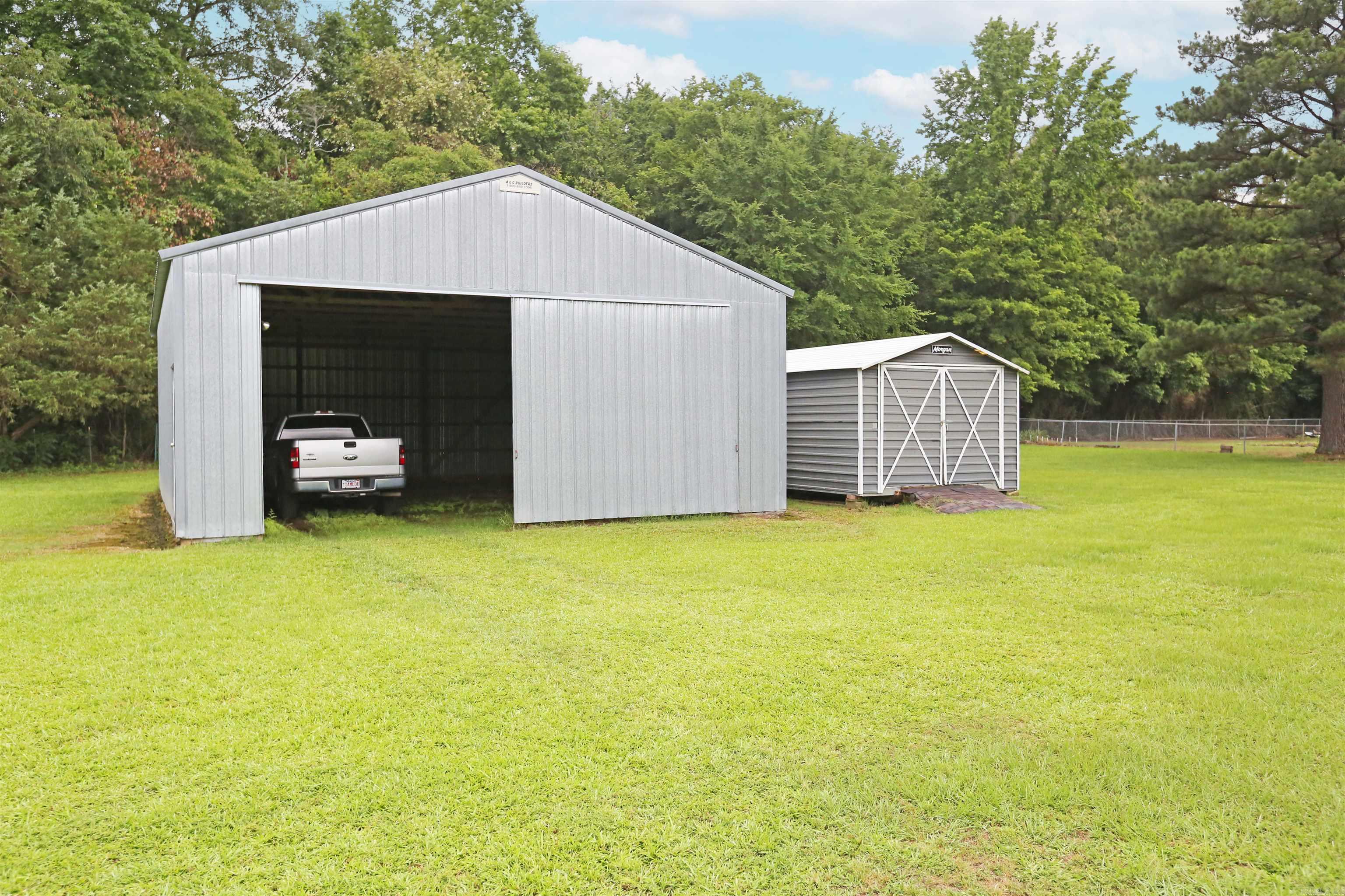 PLEASANT MEADOWS - Residential