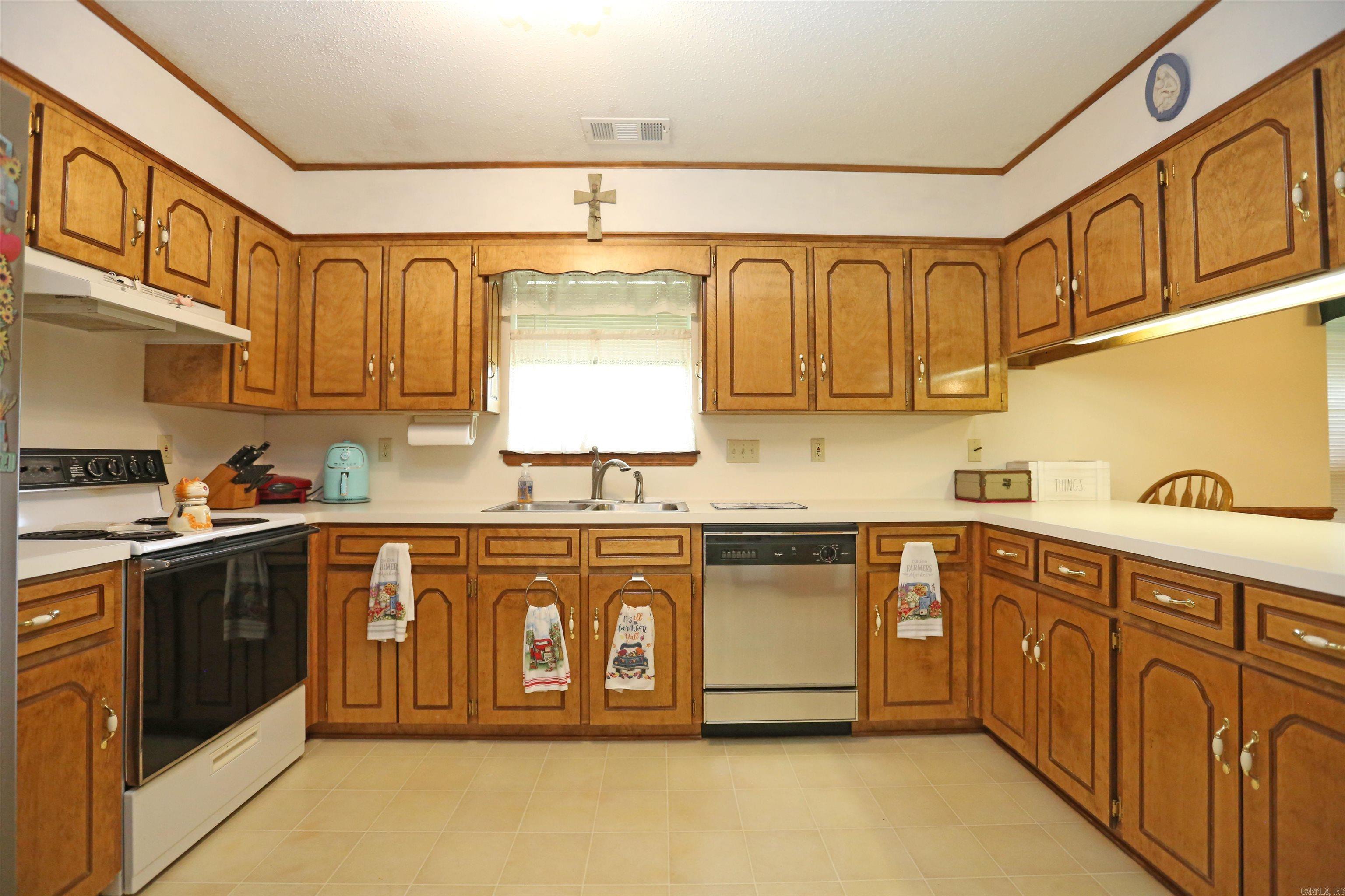 PLEASANT MEADOWS - Residential