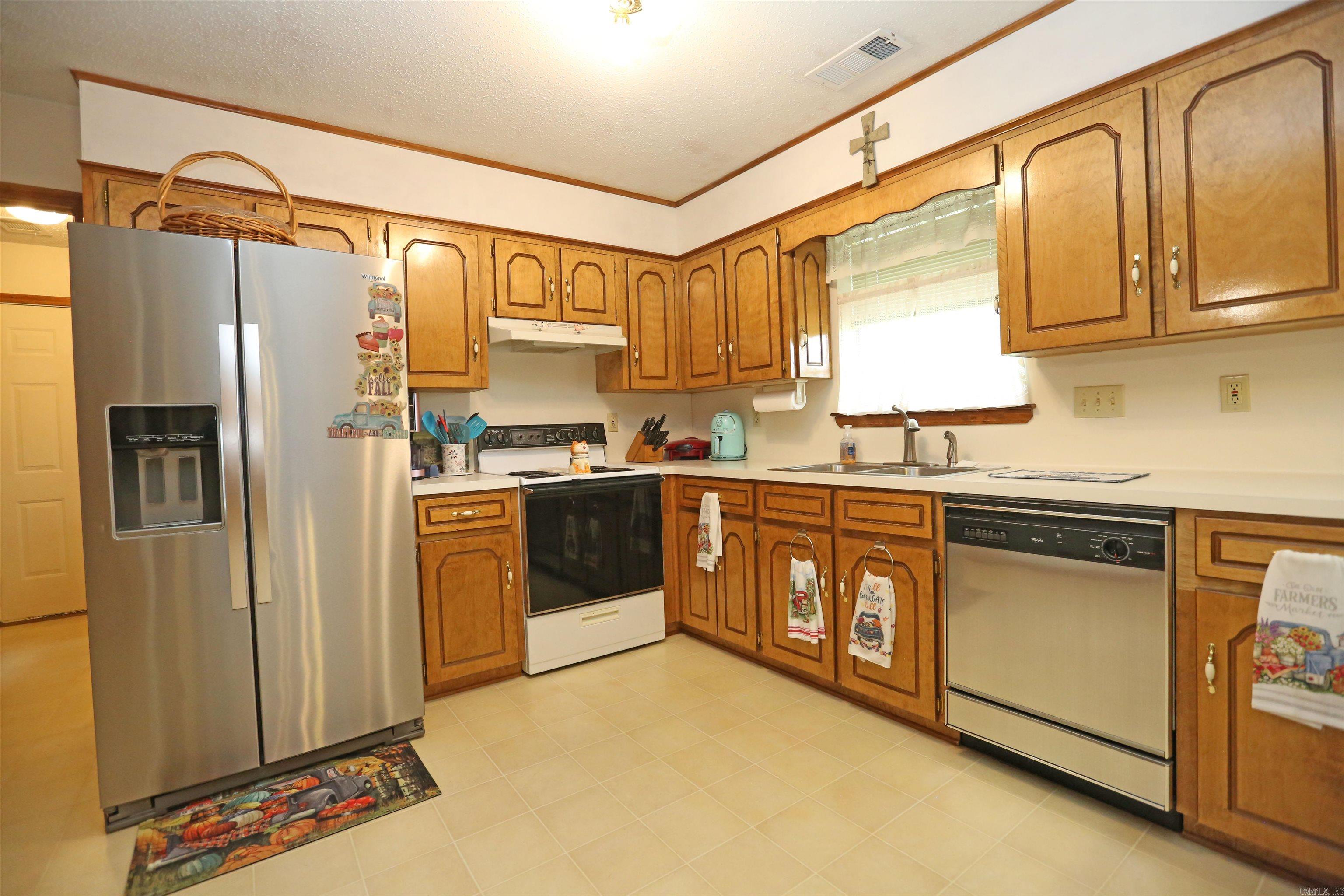 PLEASANT MEADOWS - Residential