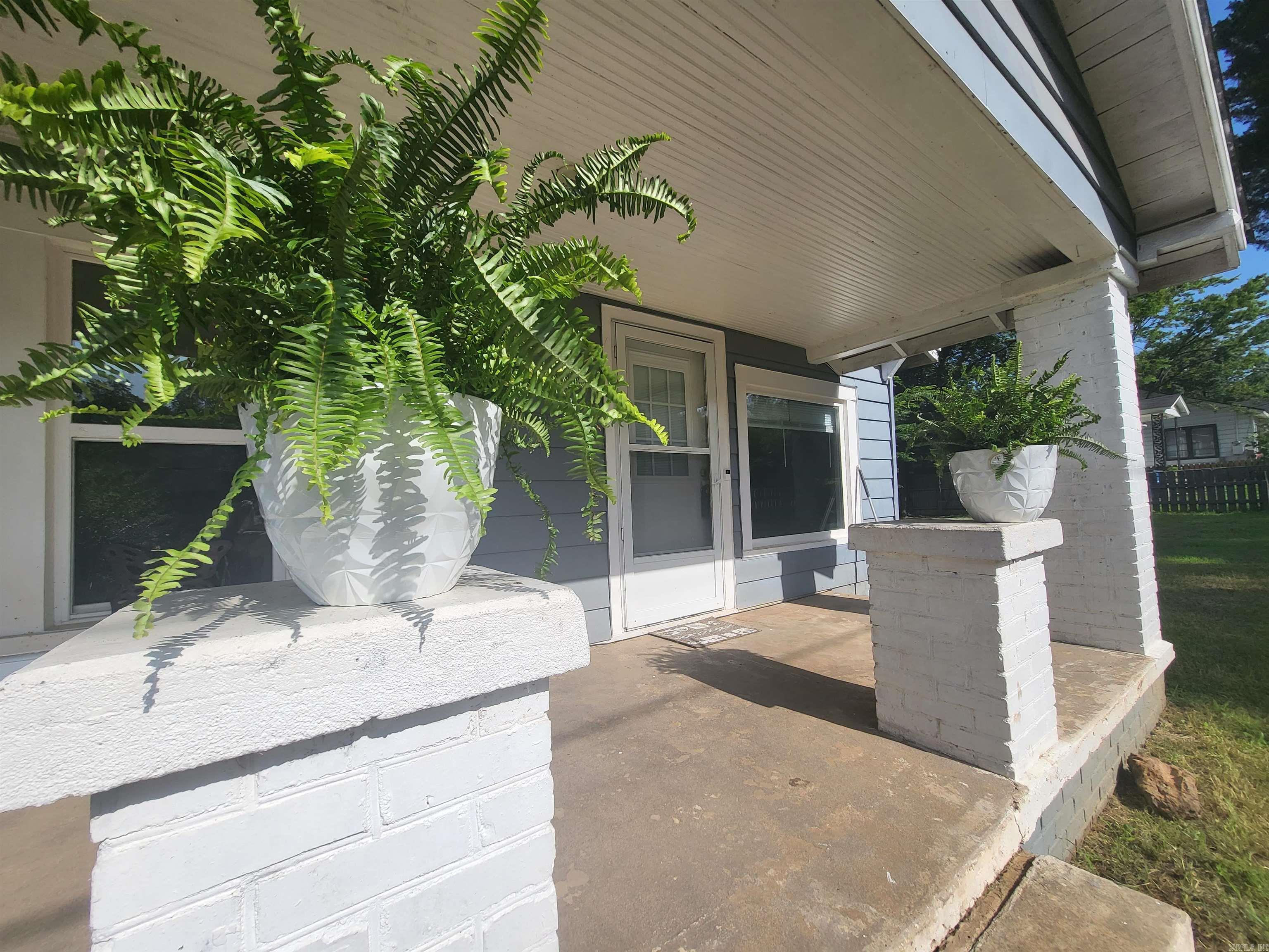 MOORES GLENDALE - Residential