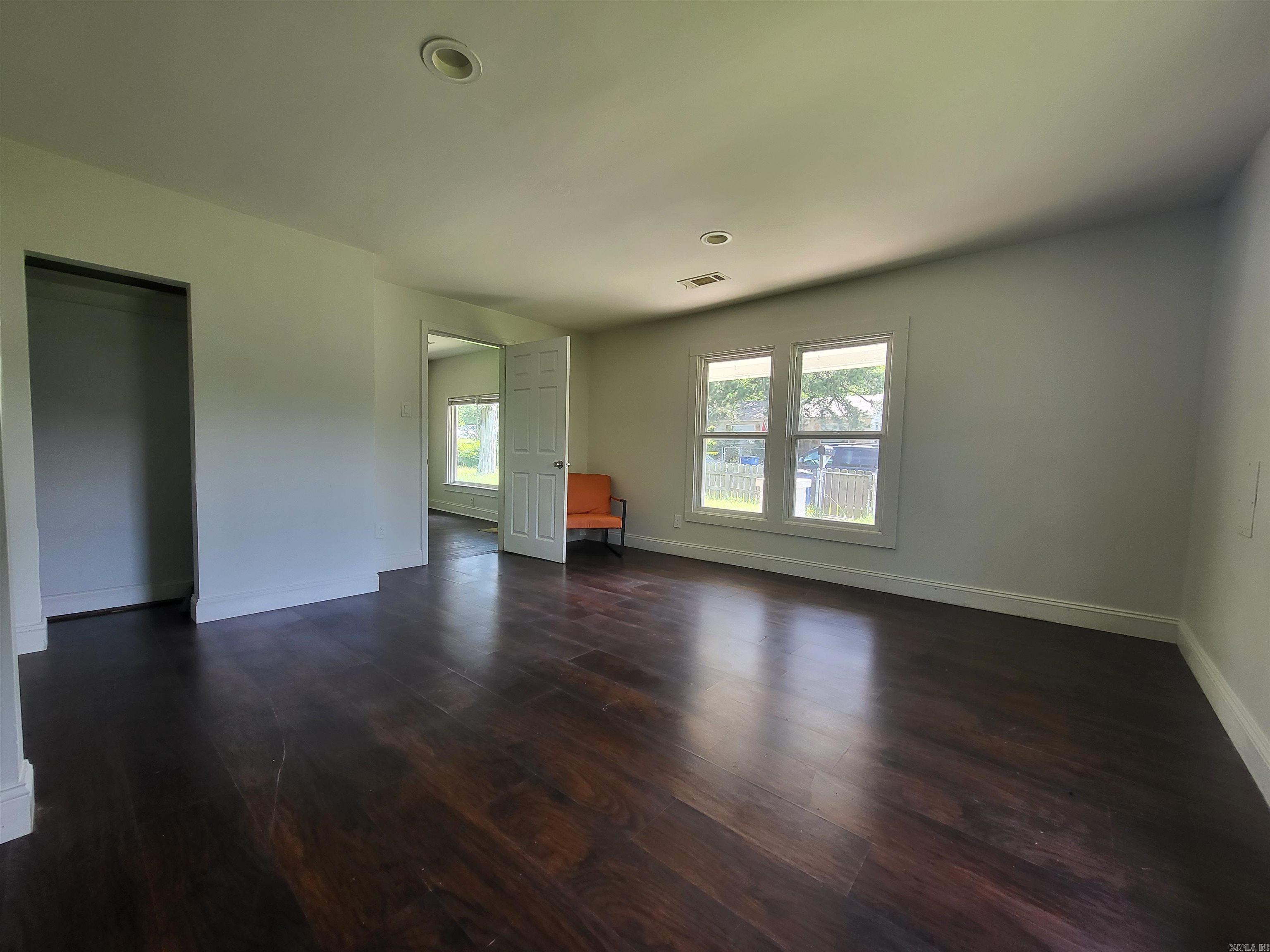 MOORES GLENDALE - Residential