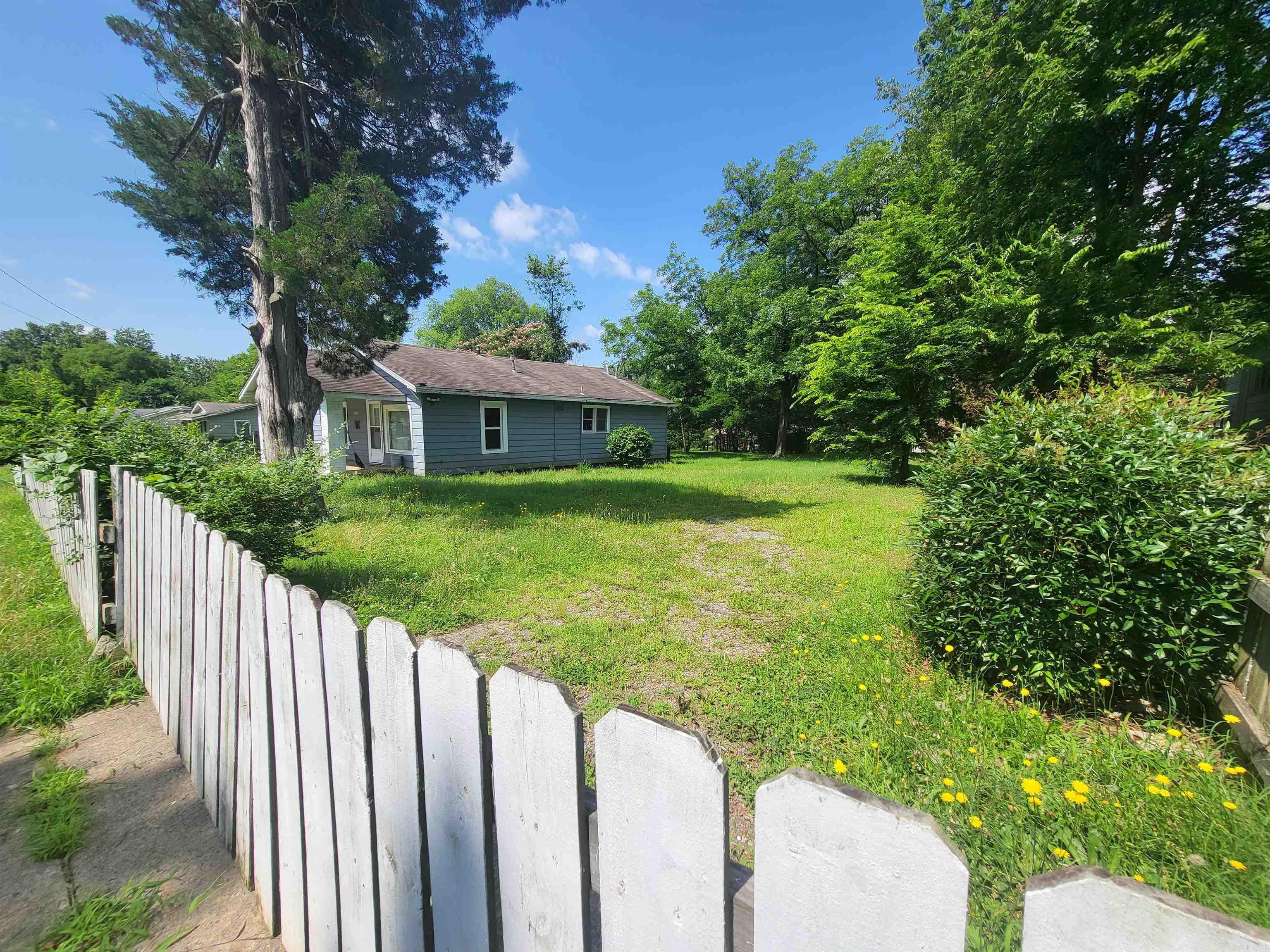 MOORES GLENDALE - Residential