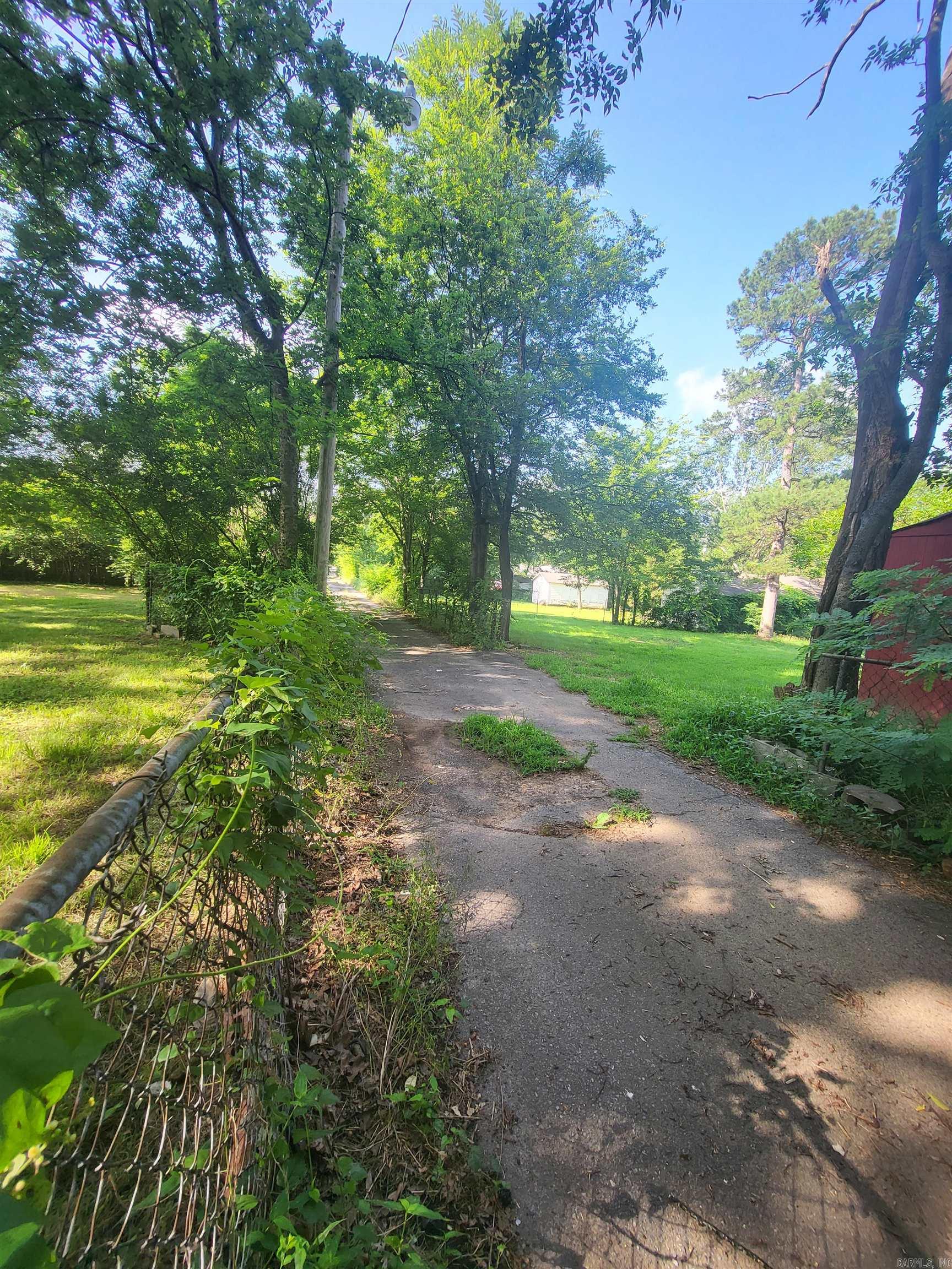 MOORES GLENDALE - Residential