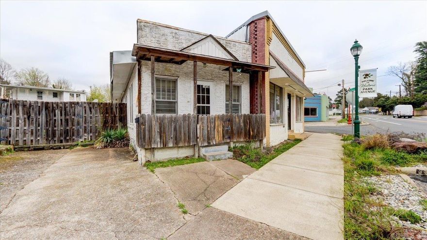 Great investment opportunity in The Historic uptown district of Park Ave. Investors take note of this "Opportunity Zone" commercial buildings package.  It consists of a building with three units and a single Family residence. The commercial building can be used as a restaurant or a club. The building is 1,834 sq. ft. and the house is 882 sq ft. 2 bed 1 bath. The second building is 684 Sq. Ft. and third building is 960 sq. ft.  Each has their own entrance.  This Listing is for all buildings and land.