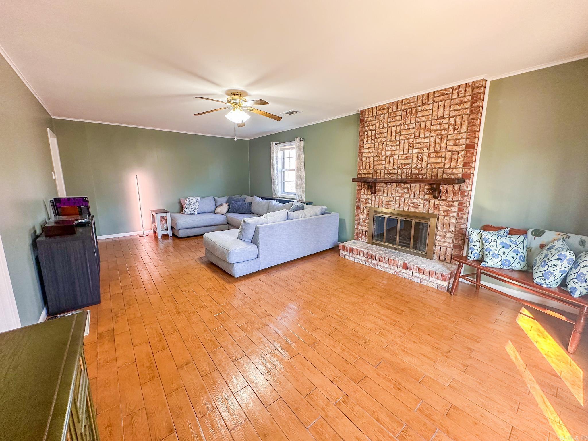 COUNTRY CLUB PARK - Residential