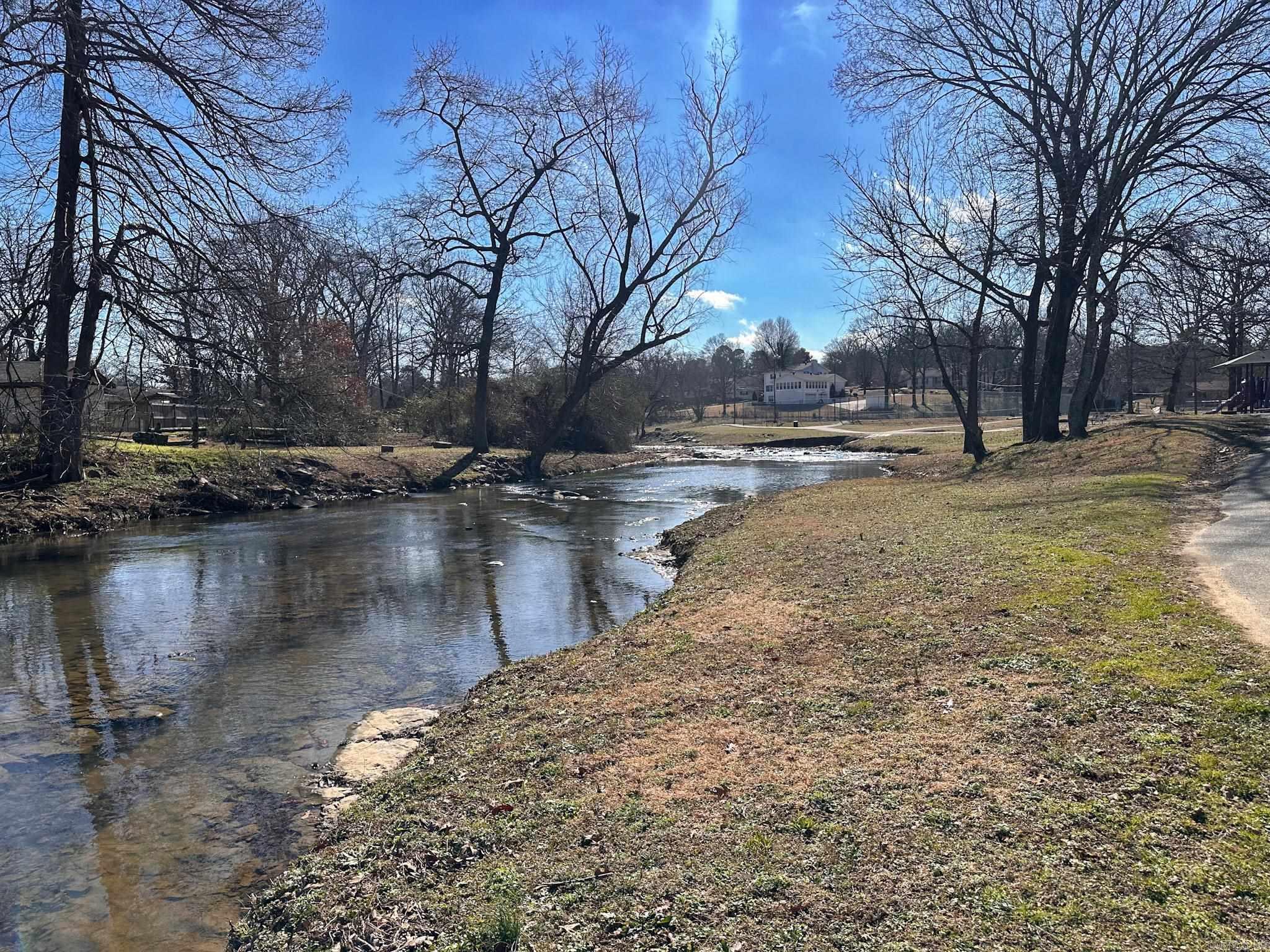 COUNTRY CLUB PARK - Residential