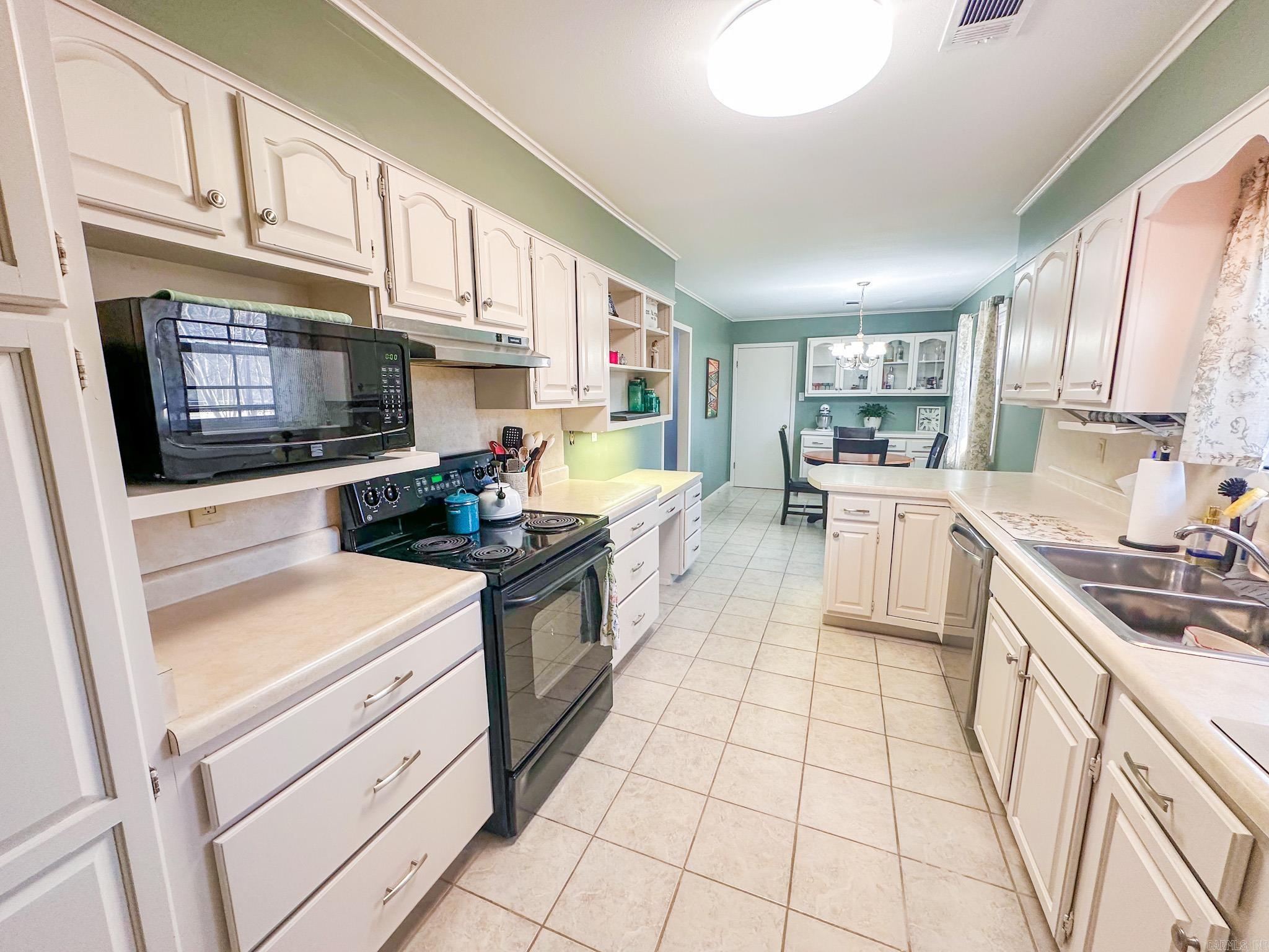 COUNTRY CLUB PARK - Residential