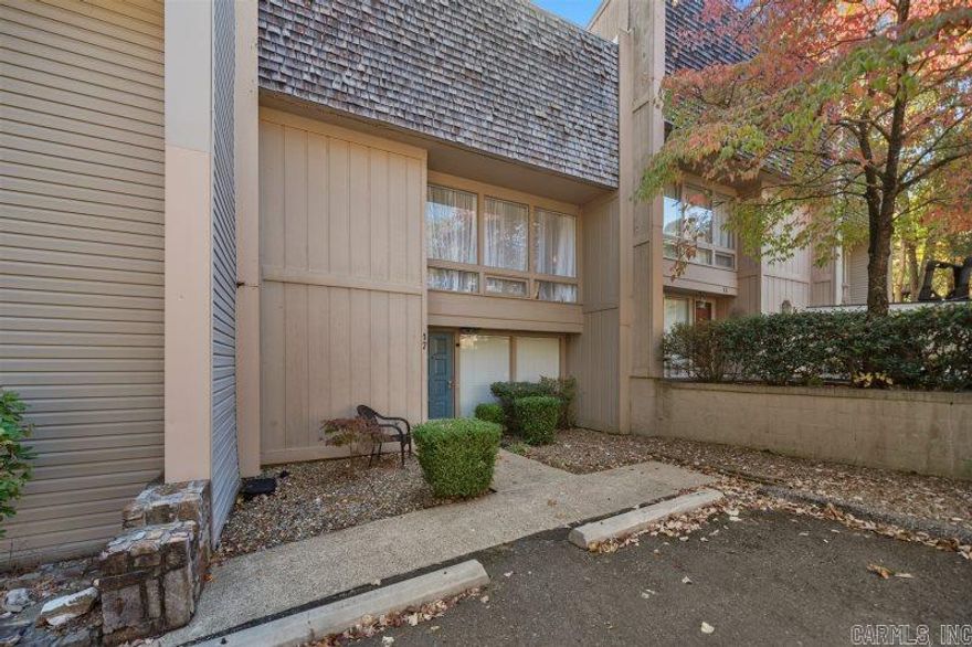 SEE AGENT REMARKS. Nicely updated townhouse near Lake DeSoto, DeSoto Golf Clubhouse, Swimming pool and the West Gate. Laundry and pantry located from the kitchen.  Large concrete patio accessed from the living room has plenty of room for grilling, chilling and view of the beautiful trees.  Bedroom level has a Hollywood Bath.