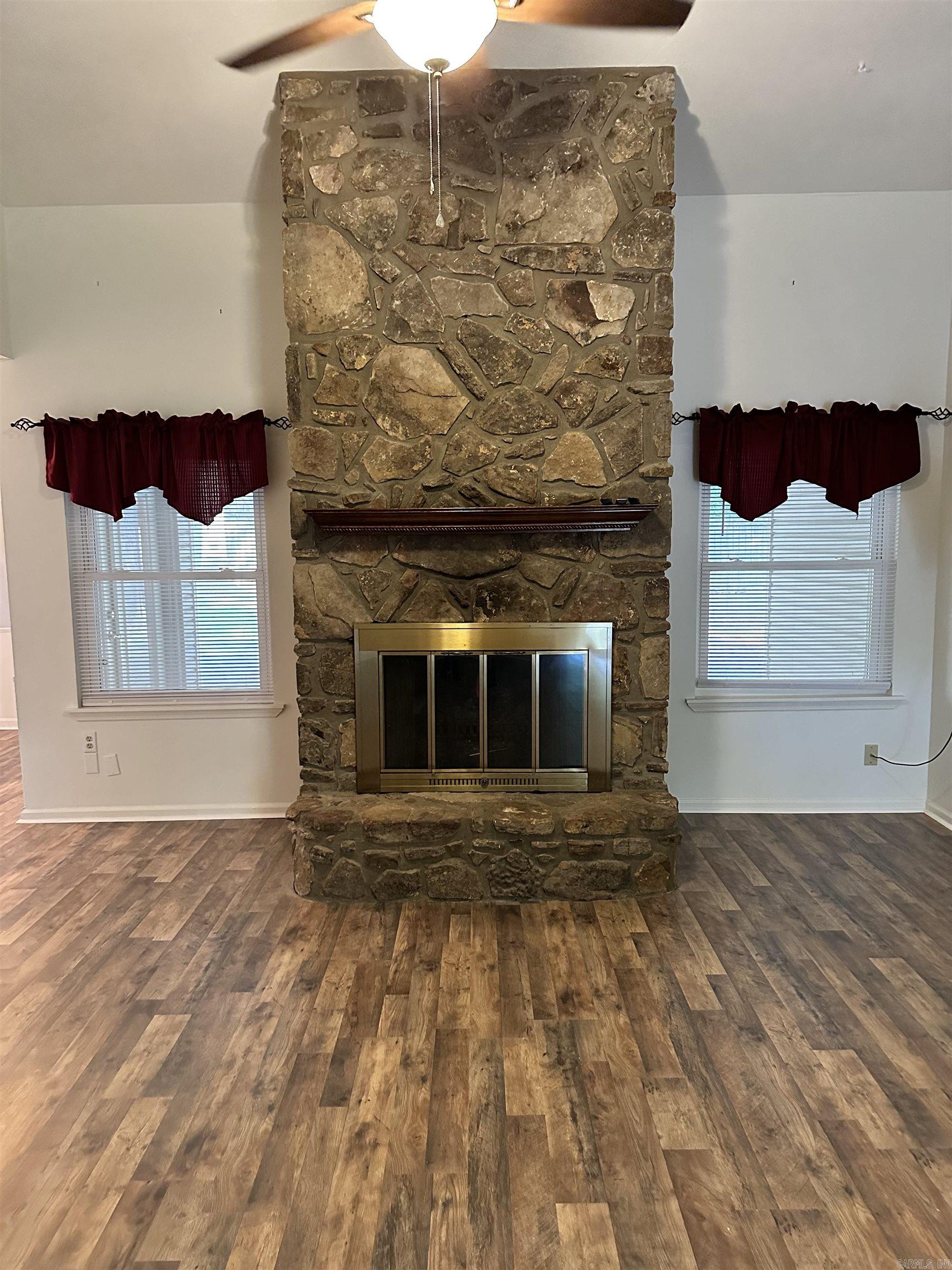 SMOKING OAKS ADD - Residential