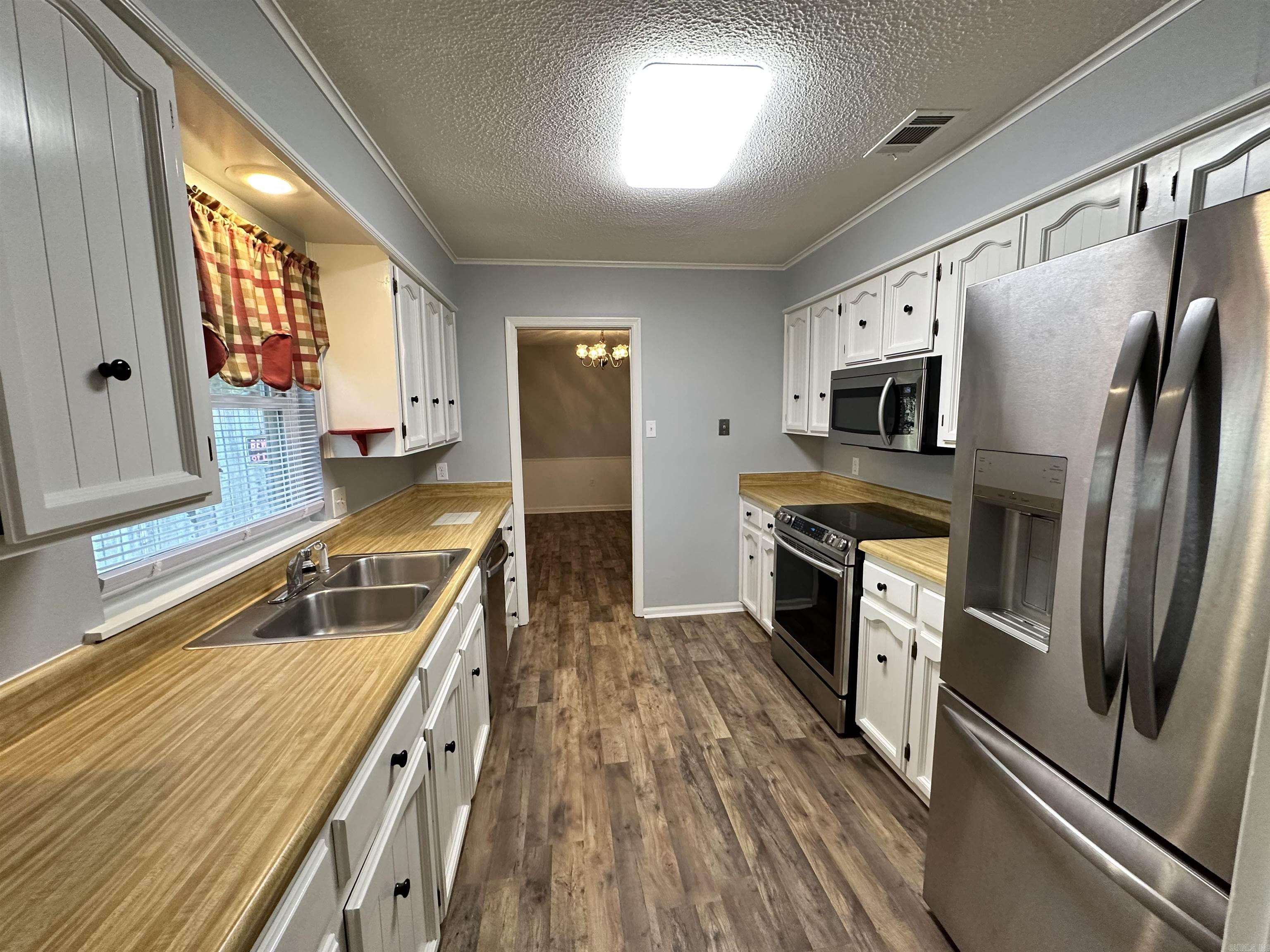 SMOKING OAKS ADD - Residential