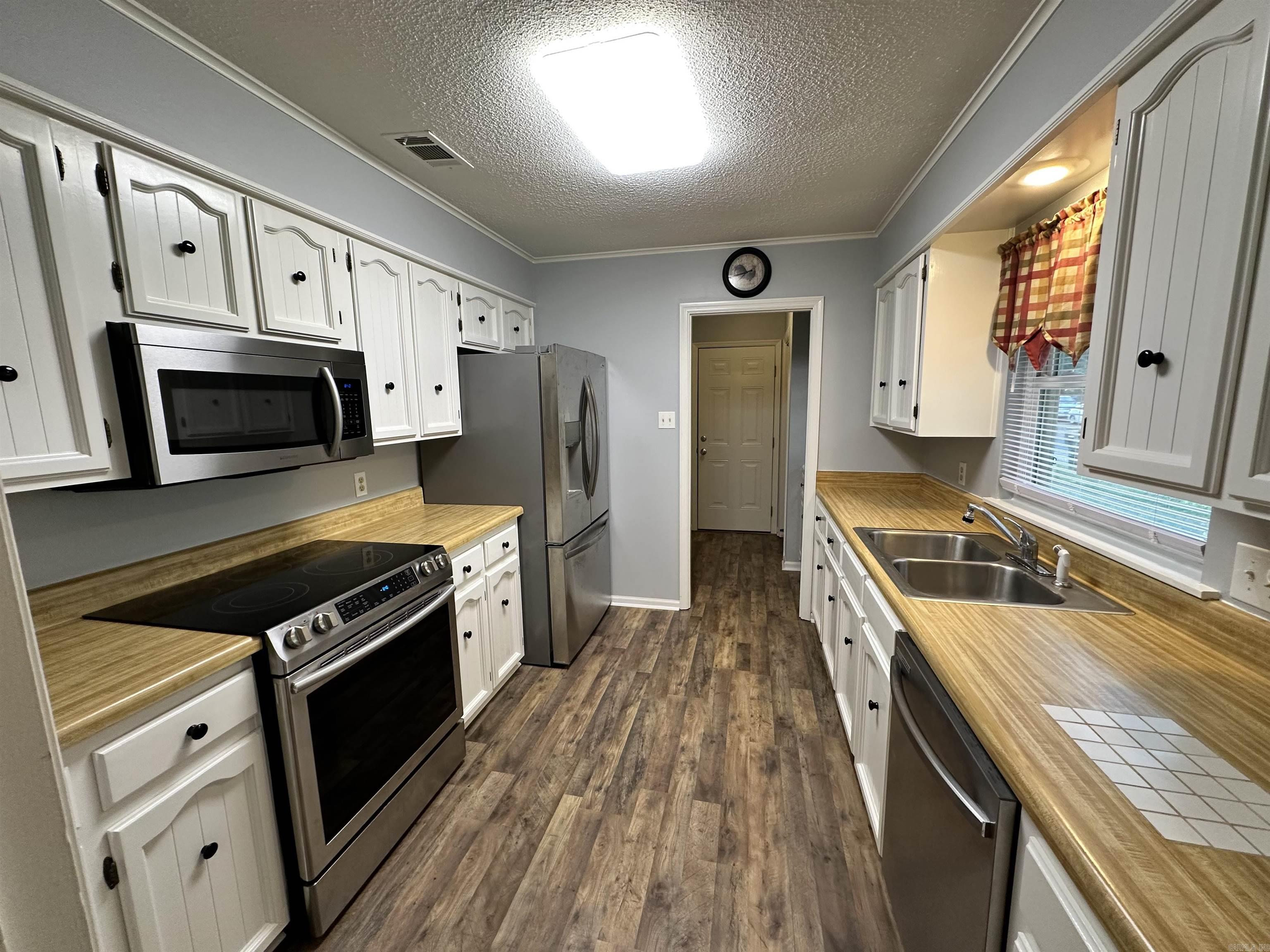 SMOKING OAKS ADD - Residential