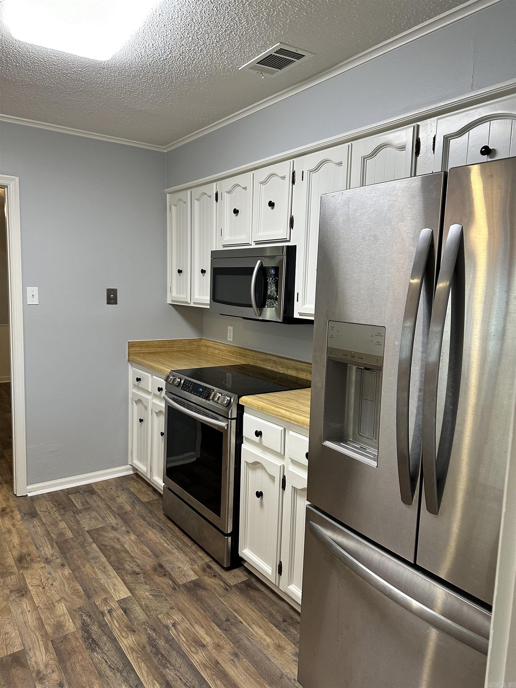 SMOKING OAKS ADD - Residential