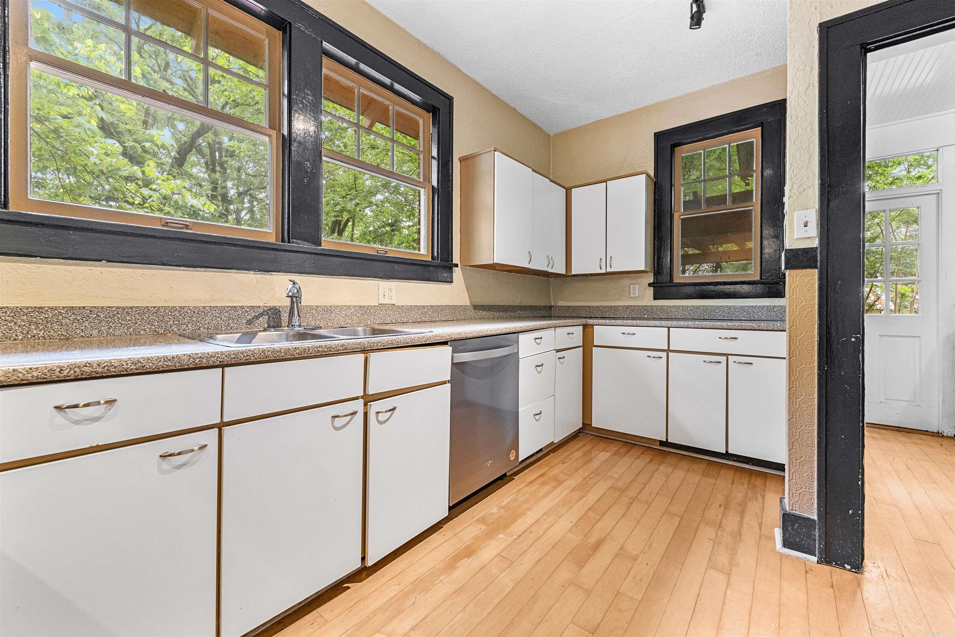 RIFFEL & RHOTEN RIDGELAND - Residential