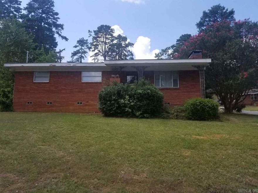 Cute and updated home for rent near UALR!