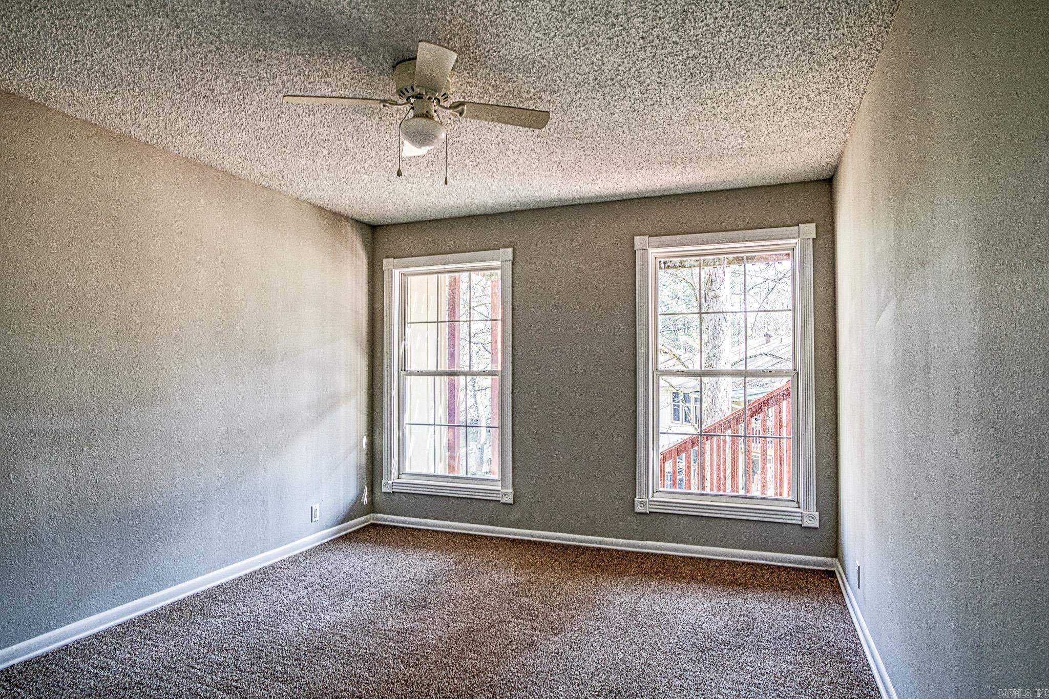 VALENCIA COURTS - Residential