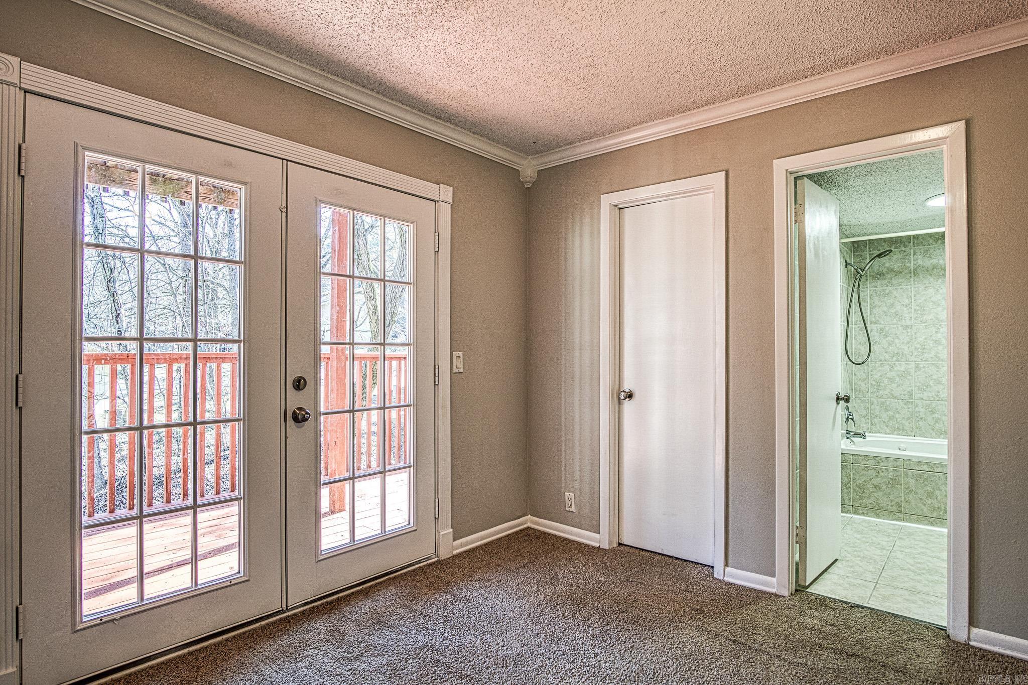 VALENCIA COURTS - Residential