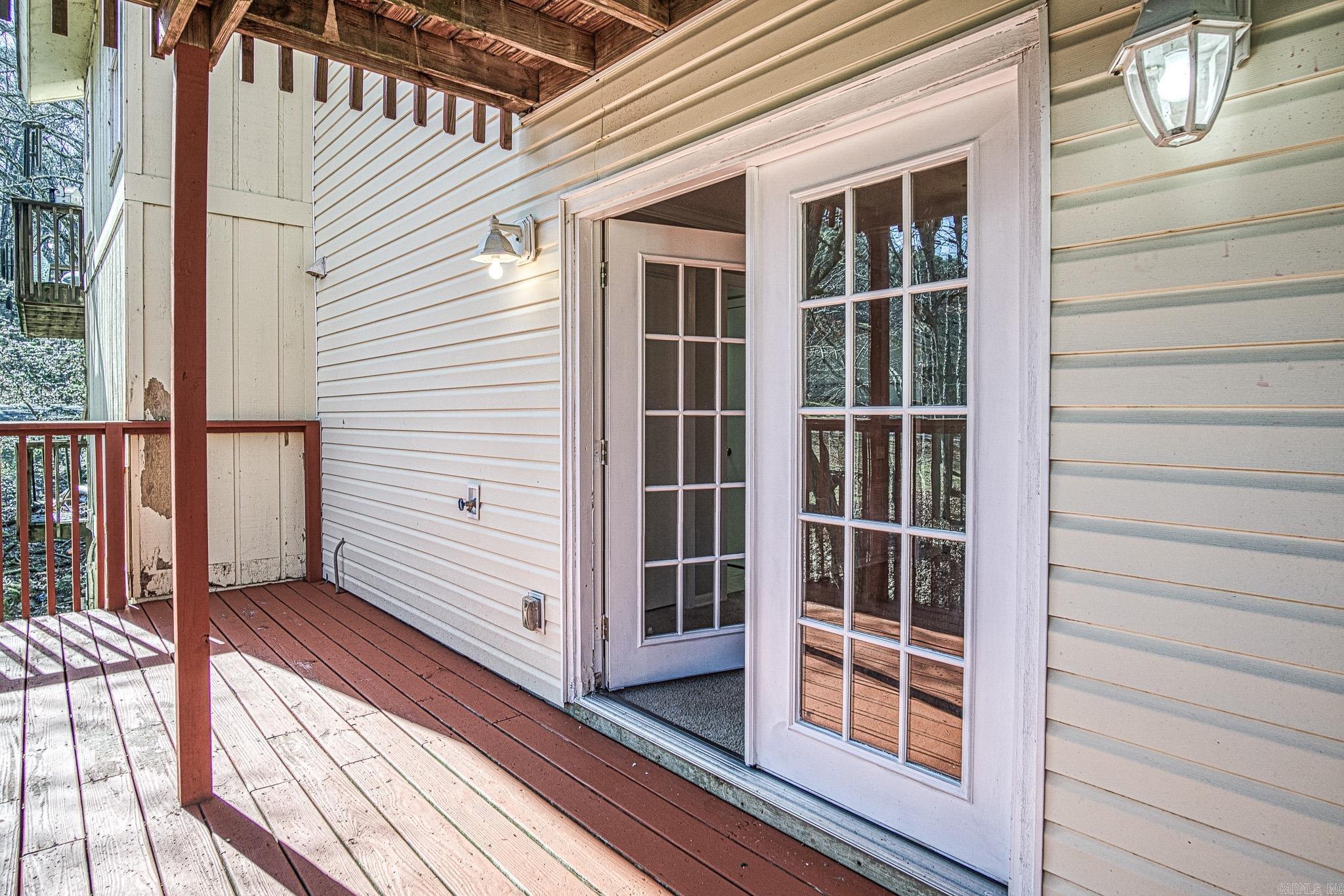 VALENCIA COURTS - Residential