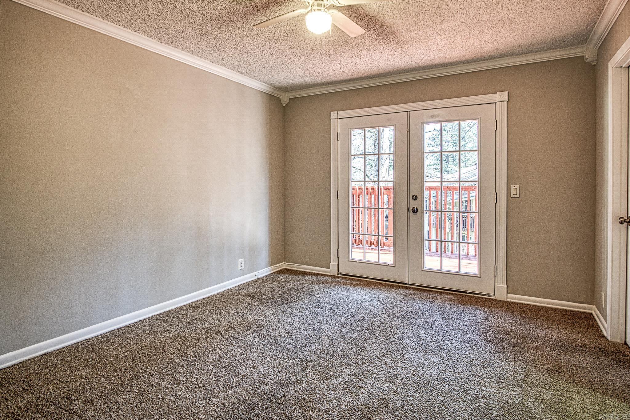 VALENCIA COURTS - Residential