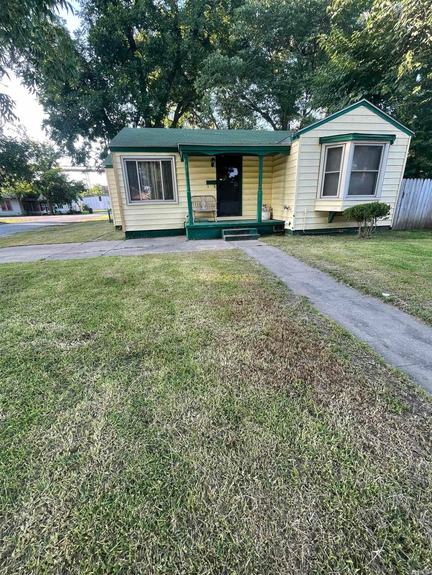 Renovated family home in the city’s first ward! Affordable & ready to go!