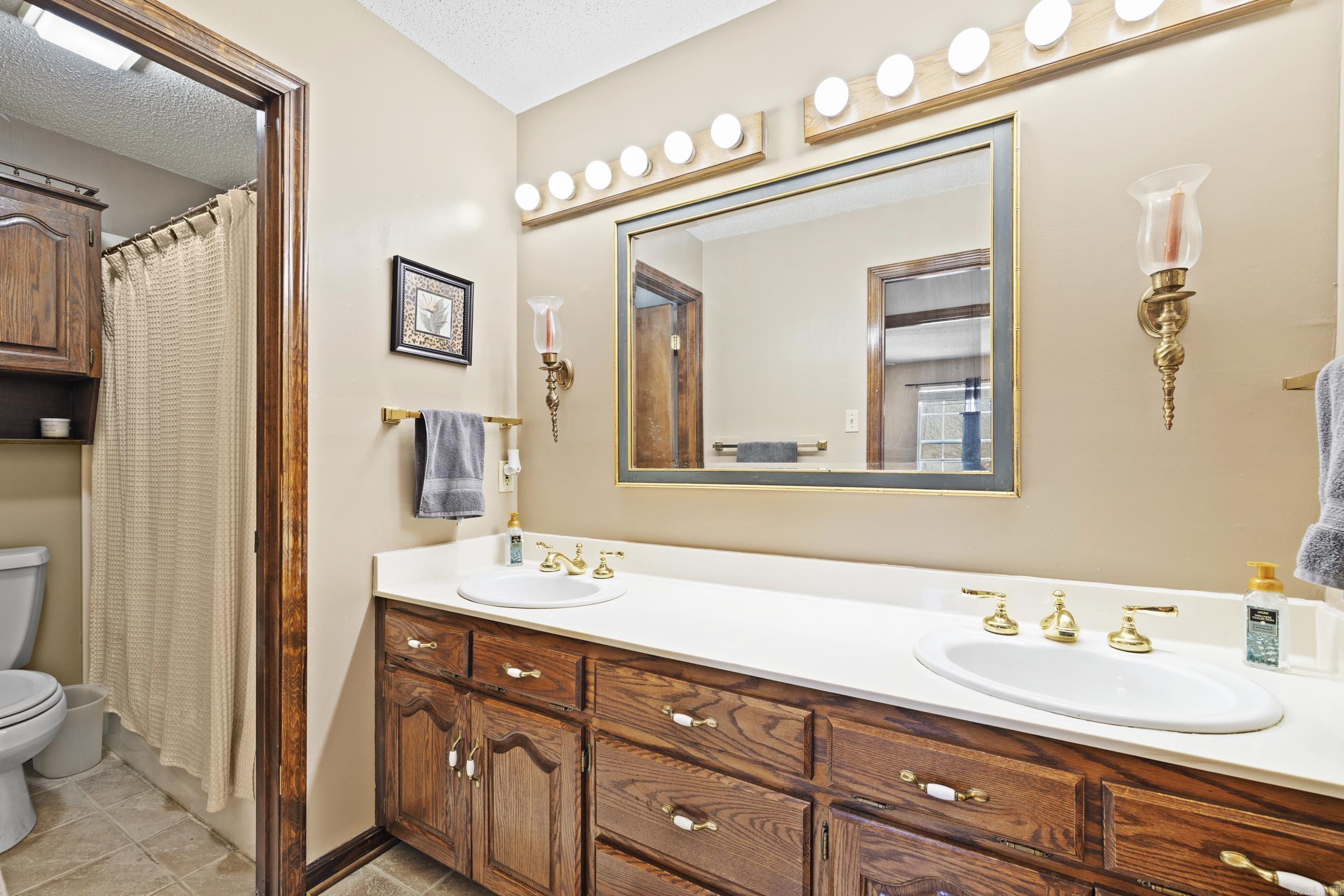 CASTLE HEIGHTS - Residential