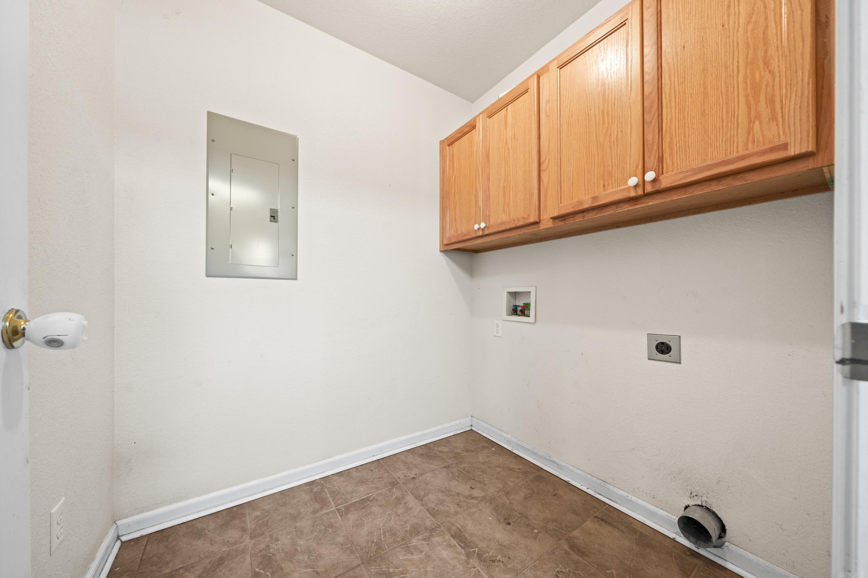 AYERS, HANK - Residential