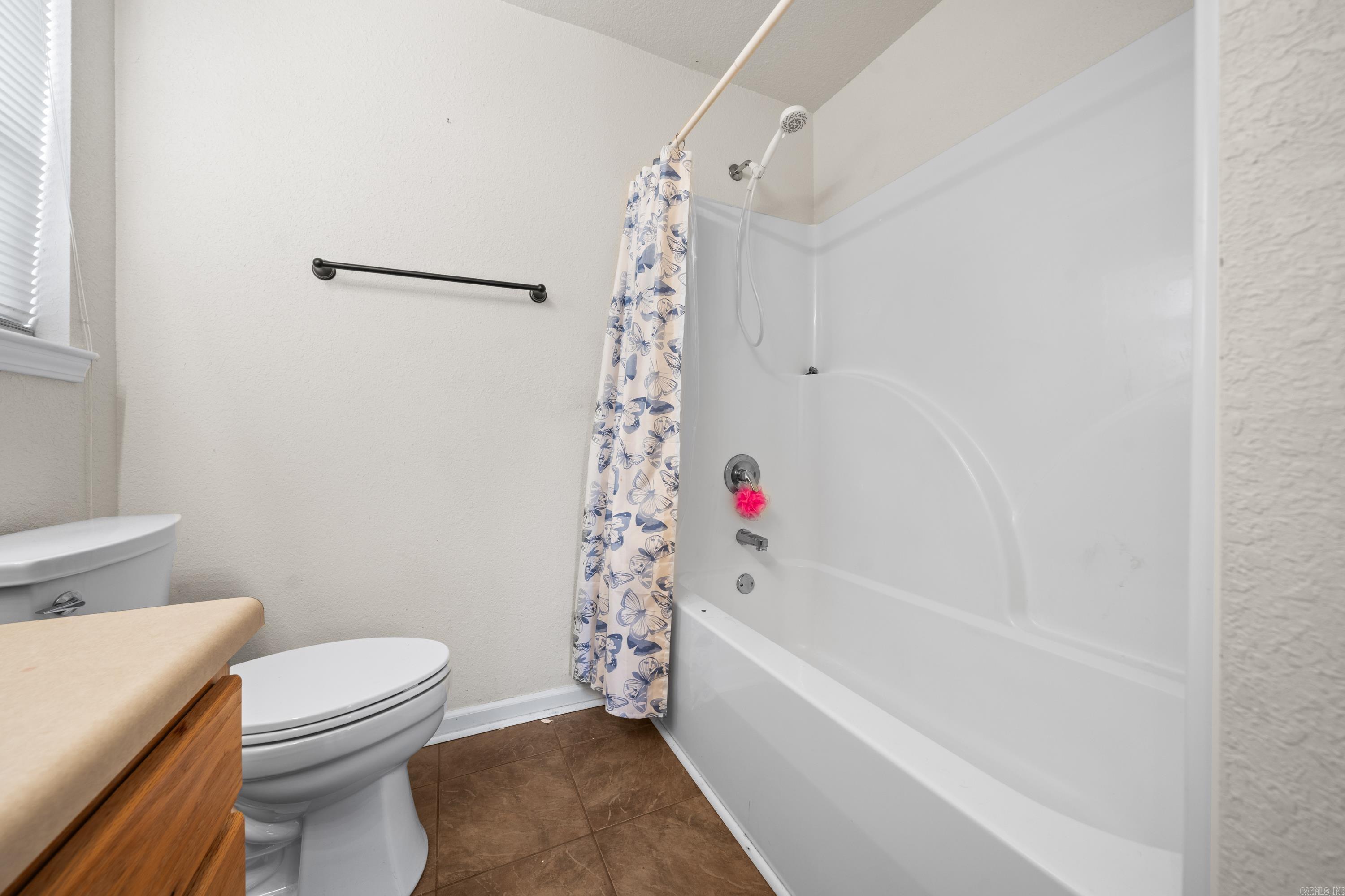 AYERS, HANK - Residential