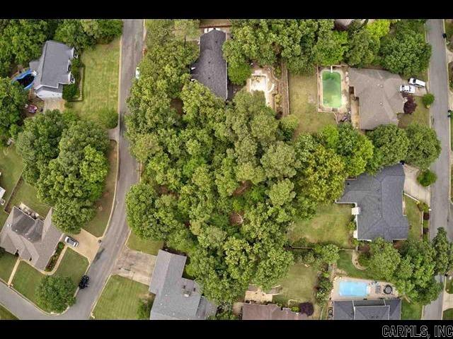Perfect location to build your dream home in the Palisades Heights subdivision.