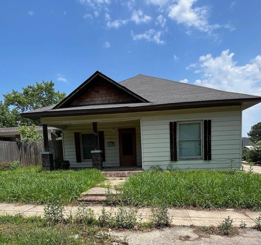 Structure on lot is a condemned structure.  Buyer will need to cure with city post close. Property is land only, home is unlivable and must be removed.  Hold harmless will need to be signed prior to viewing property.  Caution is advised near property.  Would be a great location to build!  No structure sq ft is listed with tax assessor for property and property is land only.  This property has been placed in an upcoming event. All bids should be submitted at Xome.com void where prohibited. Direct link to site is: https://www.xome.com/auctions/617-S-7th-St-Paragould-AR-72450-394899996 Please submit any pre-auction offer received through the property details page on Xome.com. Any post-auction offers will need to be submitted directly to the listing agent. Response within 3 business days.