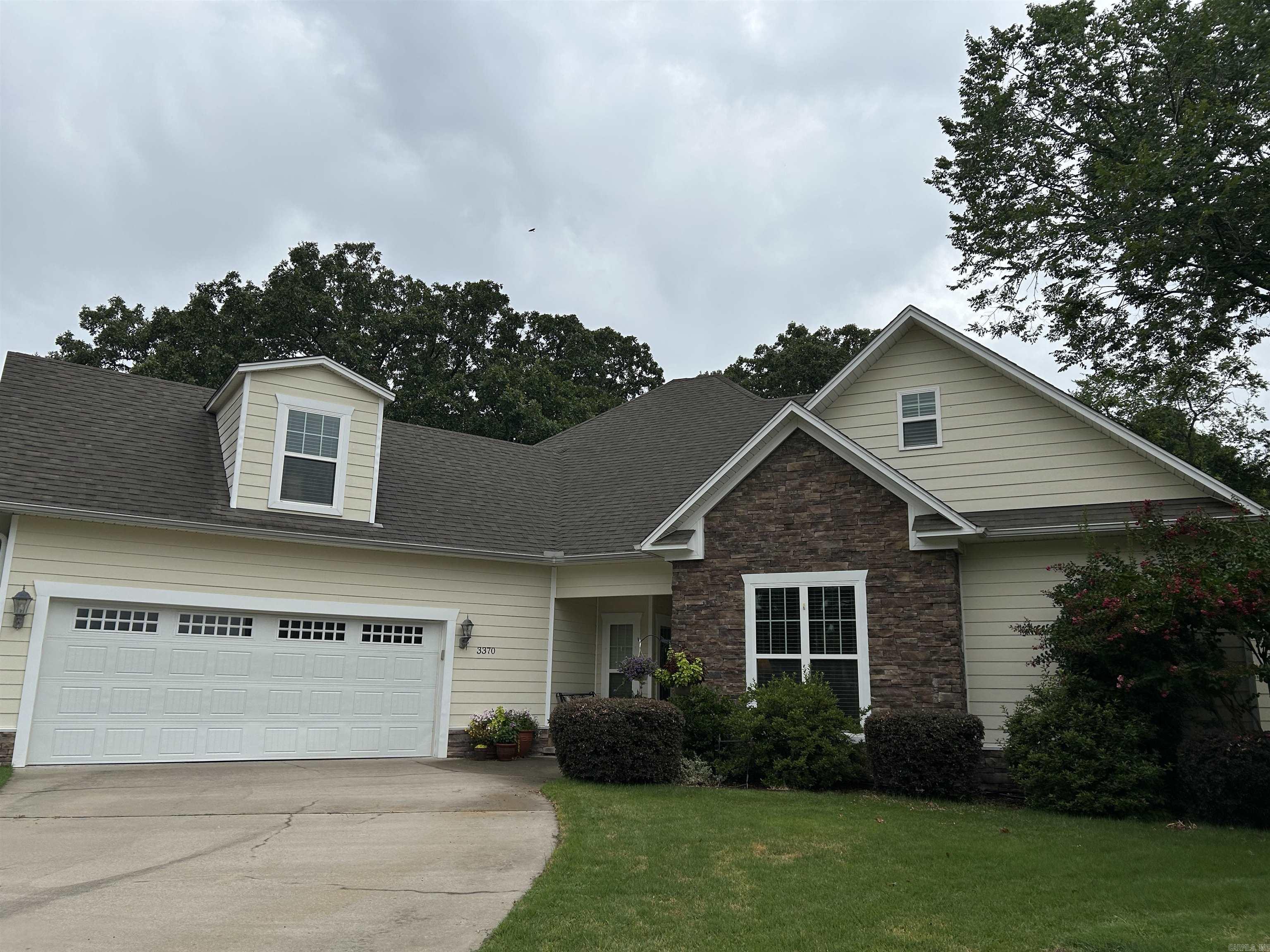 THE COVE - Residential