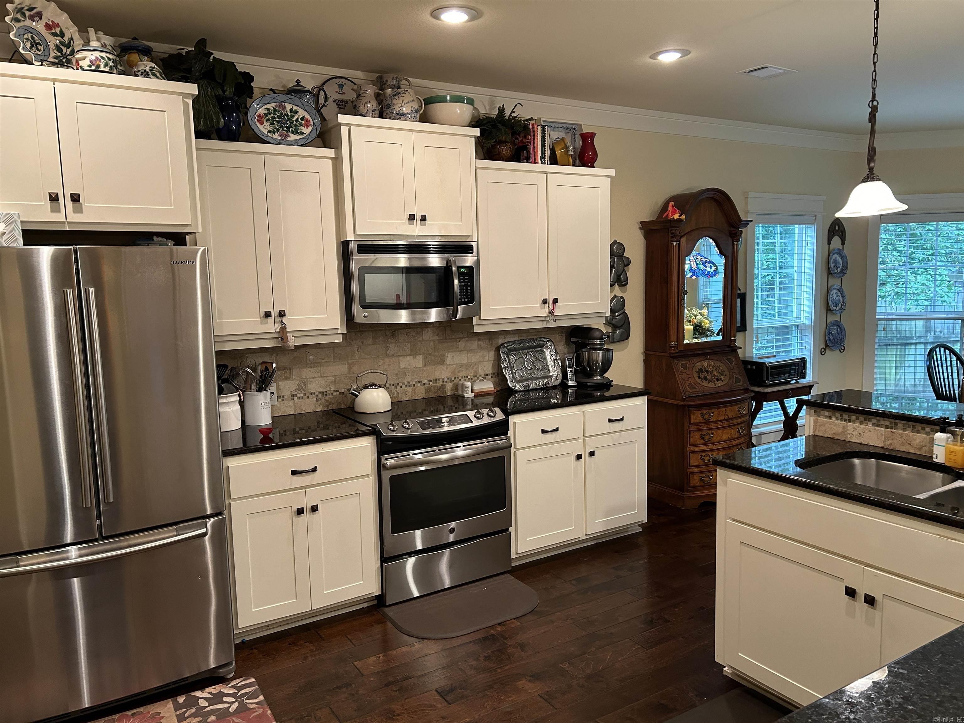 THE COVE - Residential