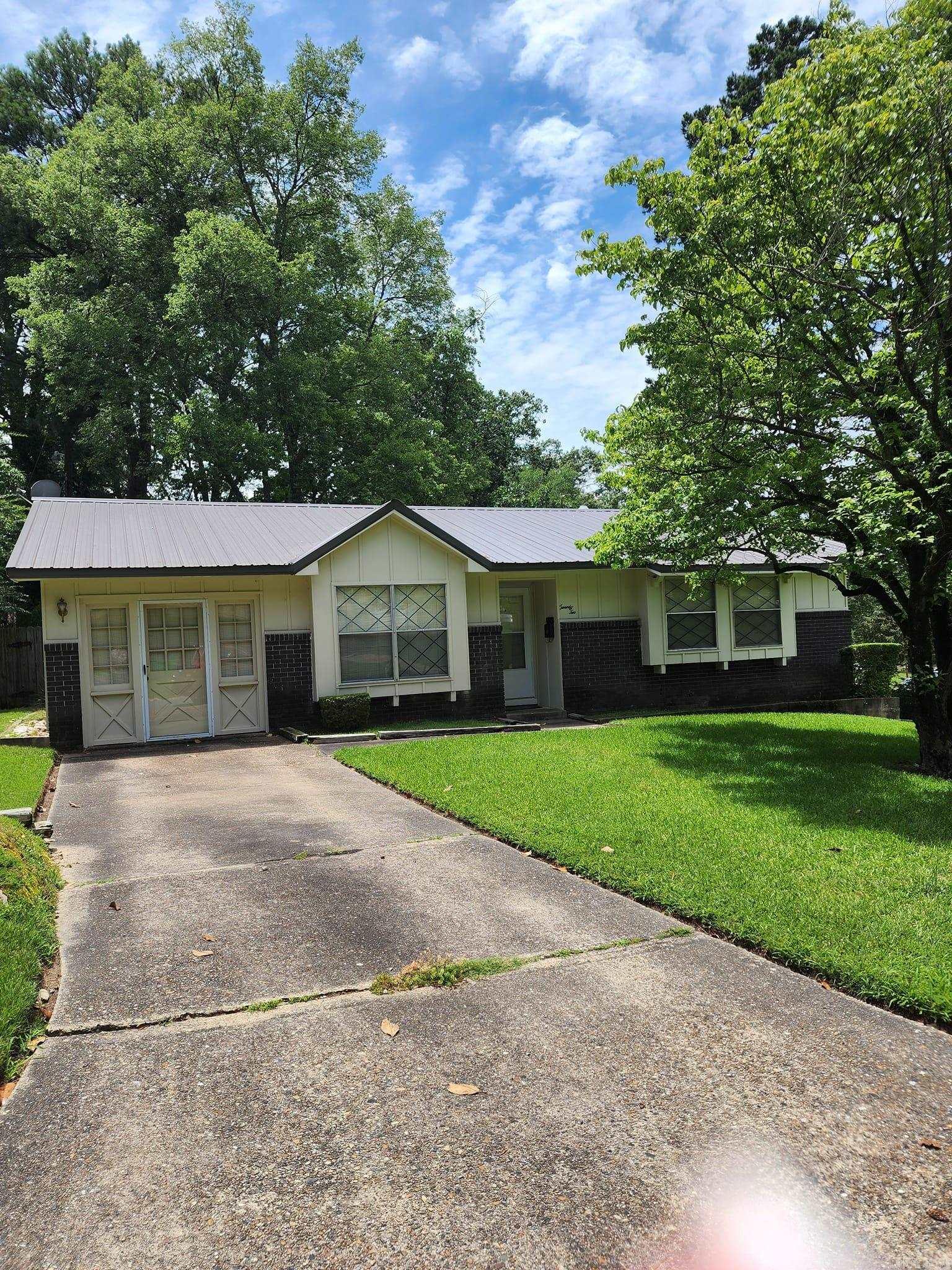 BROOKWOOD ADDN - Residential