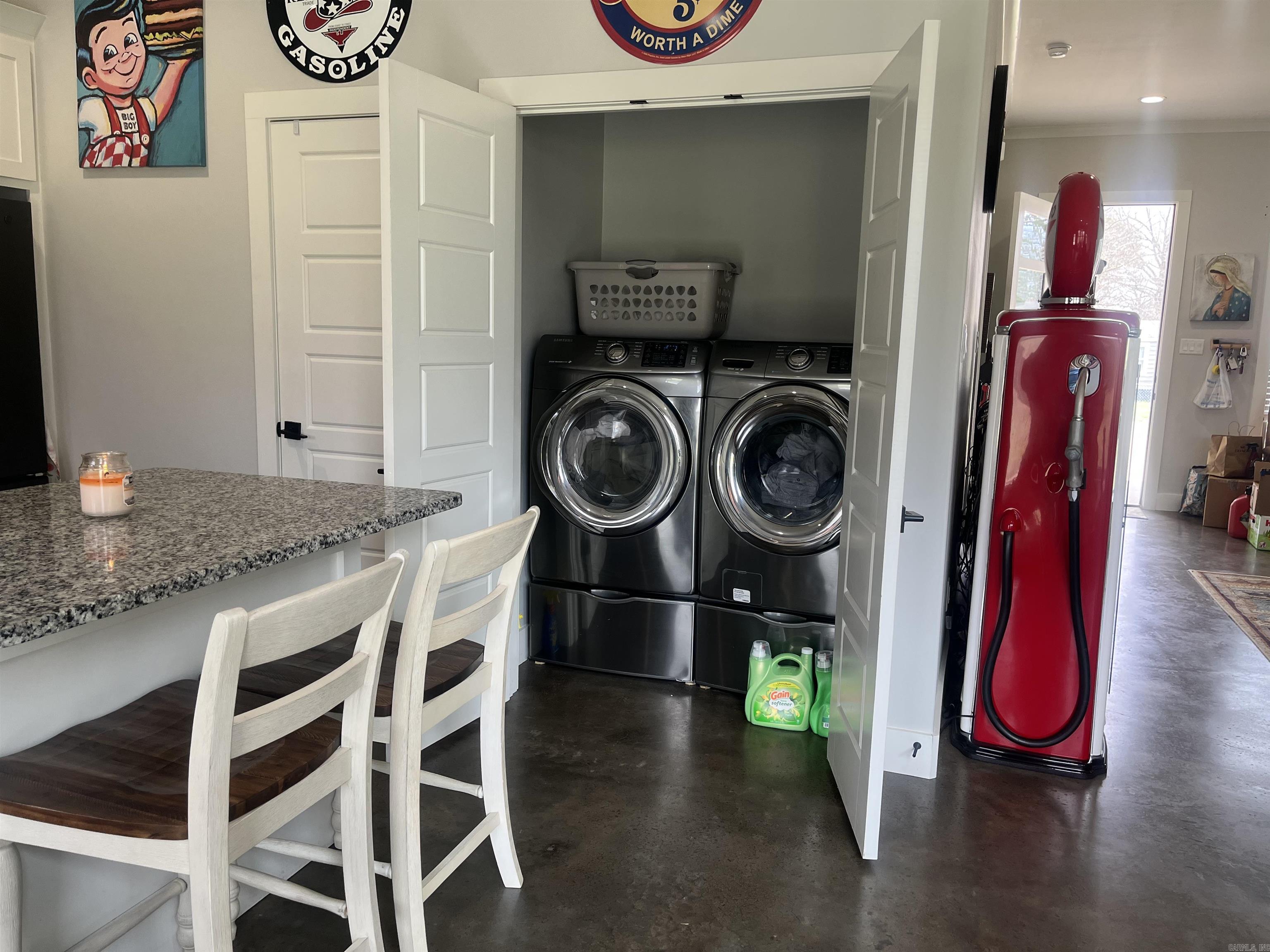 SHERWOOD ESTATES - Residential