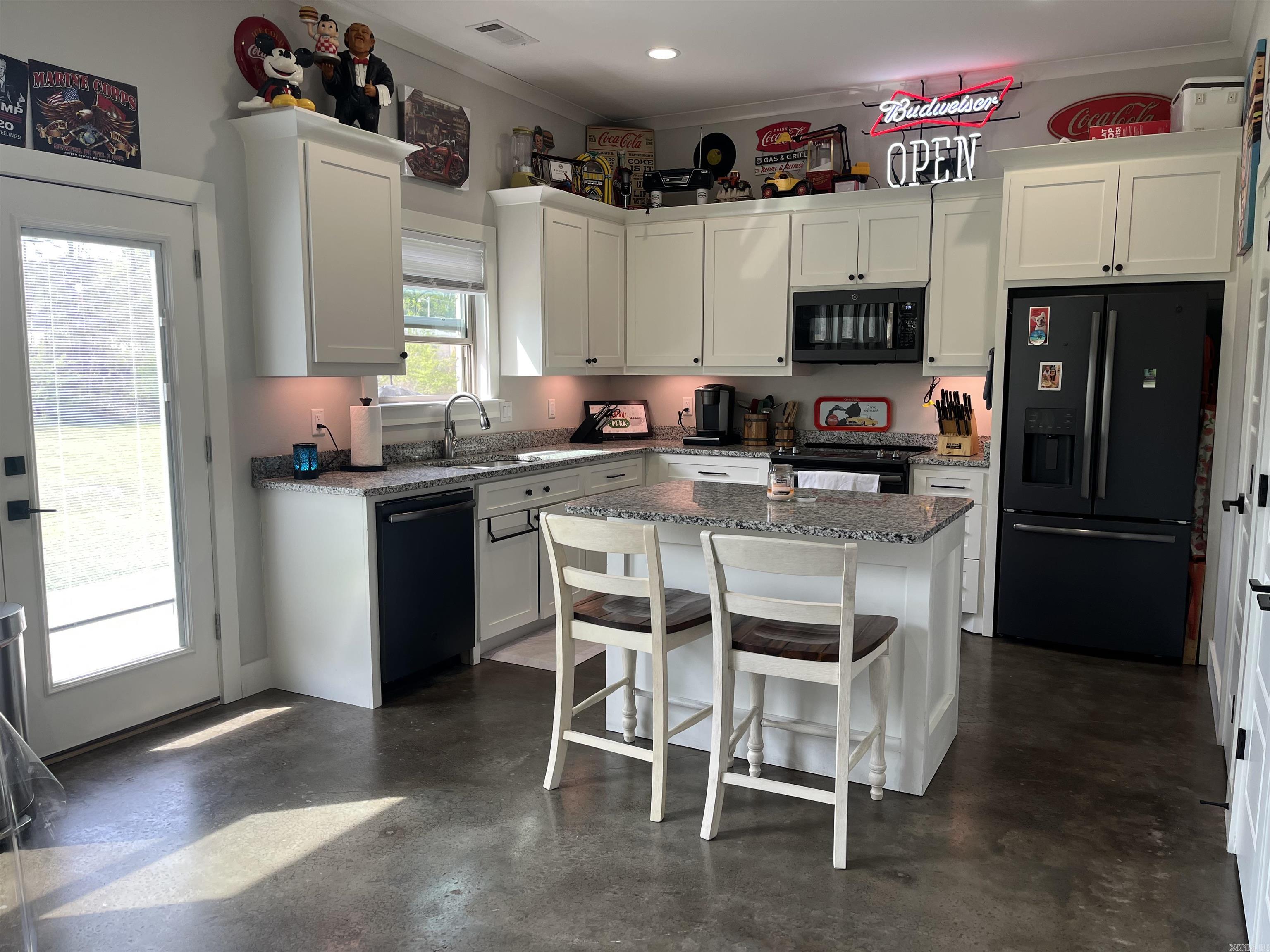 SHERWOOD ESTATES - Residential