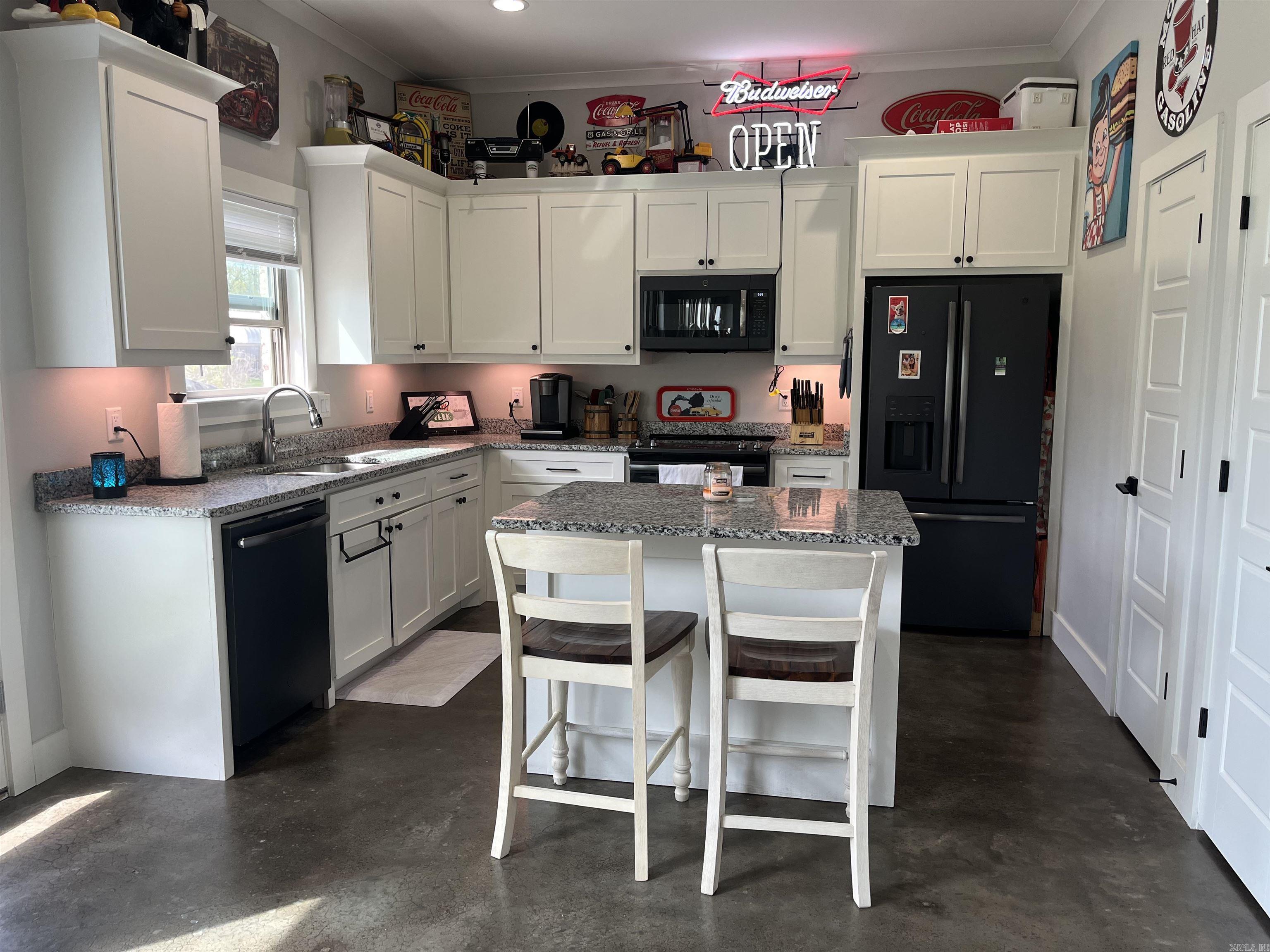 SHERWOOD ESTATES - Residential