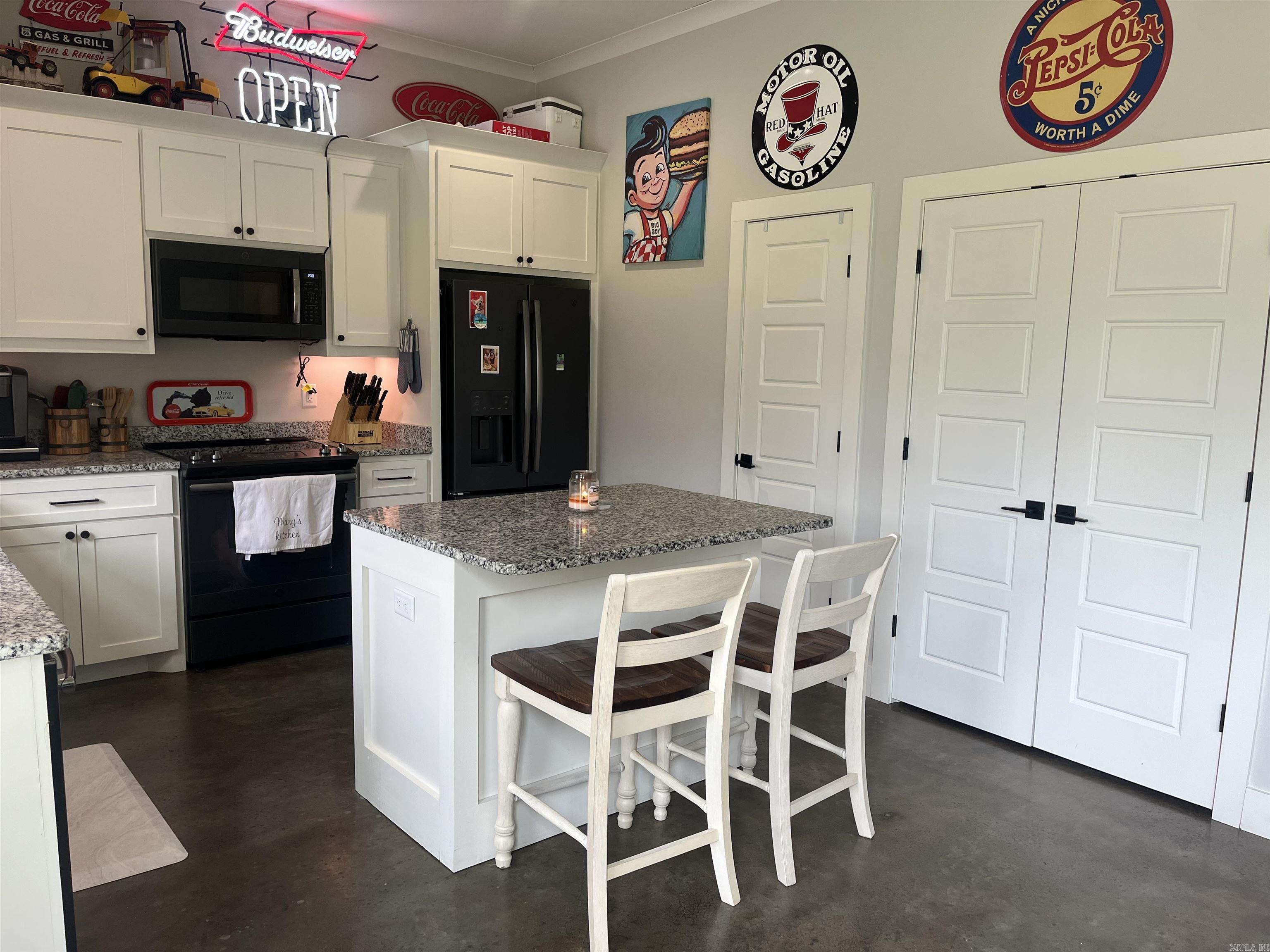 SHERWOOD ESTATES - Residential