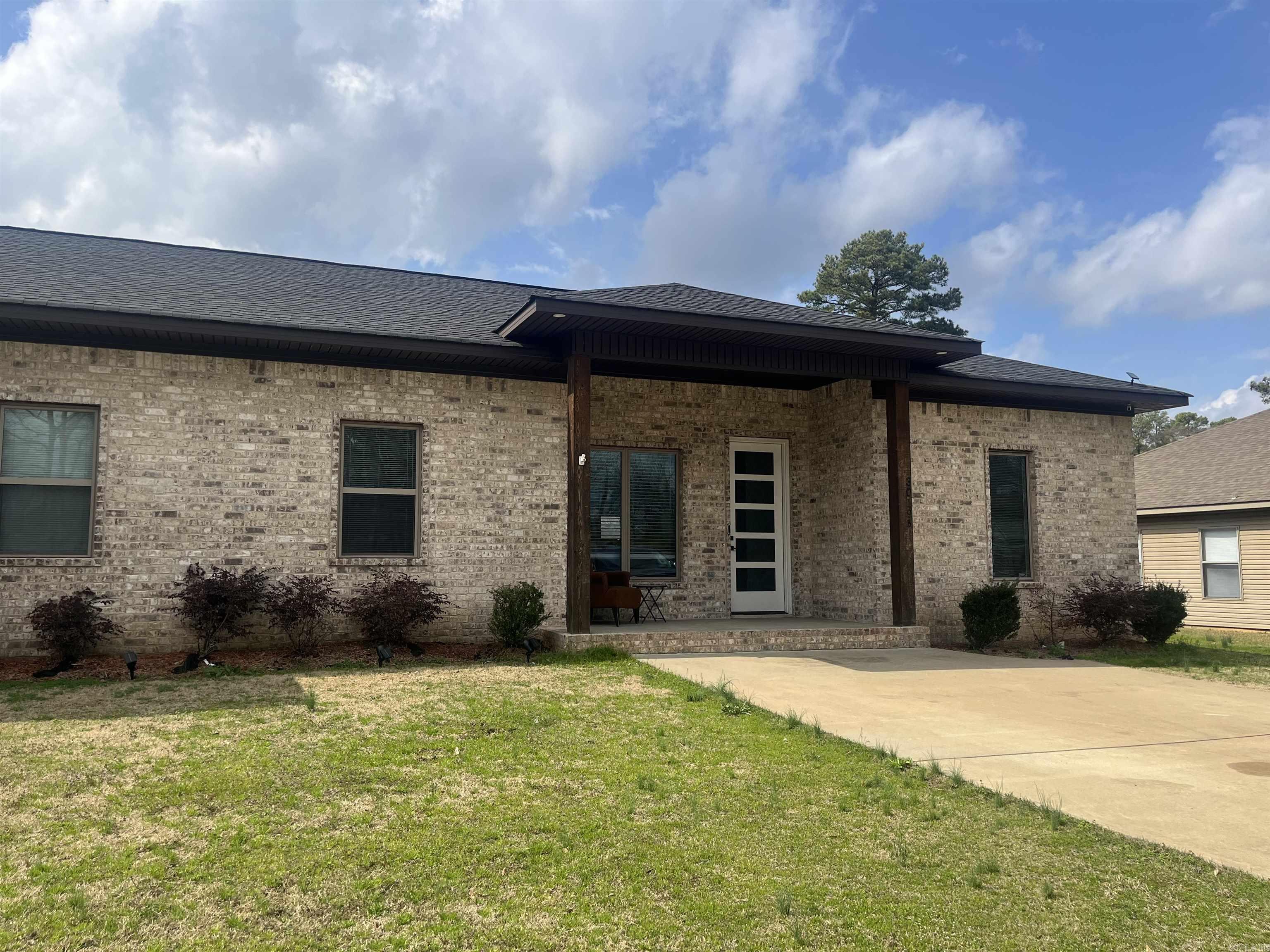 SHERWOOD ESTATES - Residential