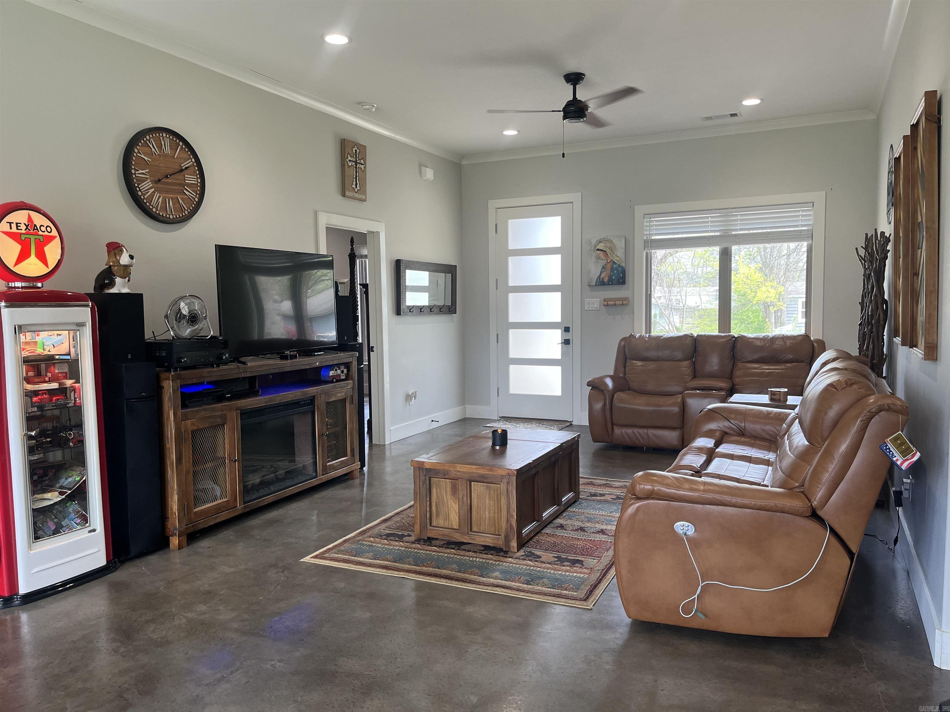 SHERWOOD ESTATES - Residential