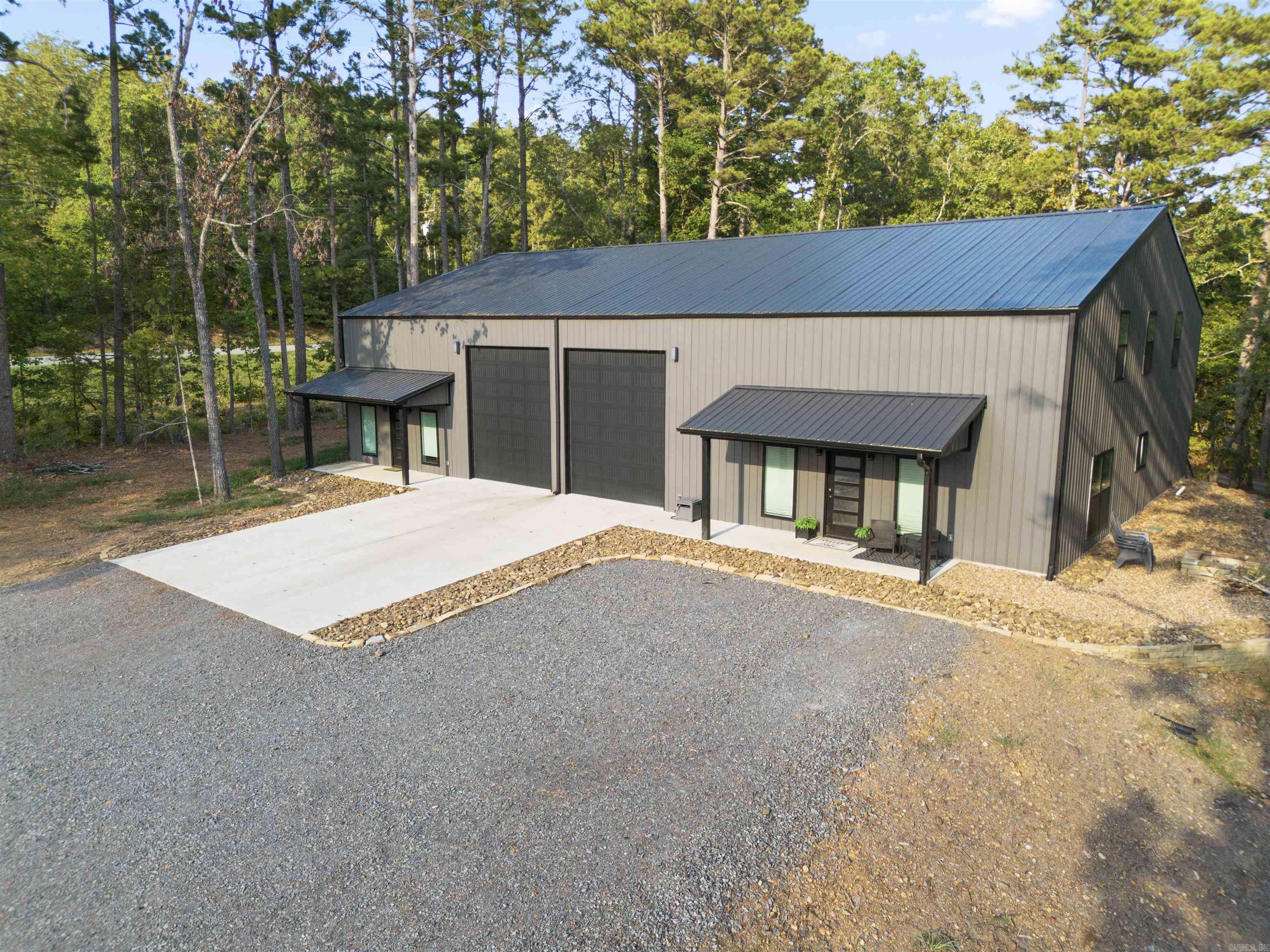 WOODLAND SHORES - Residential